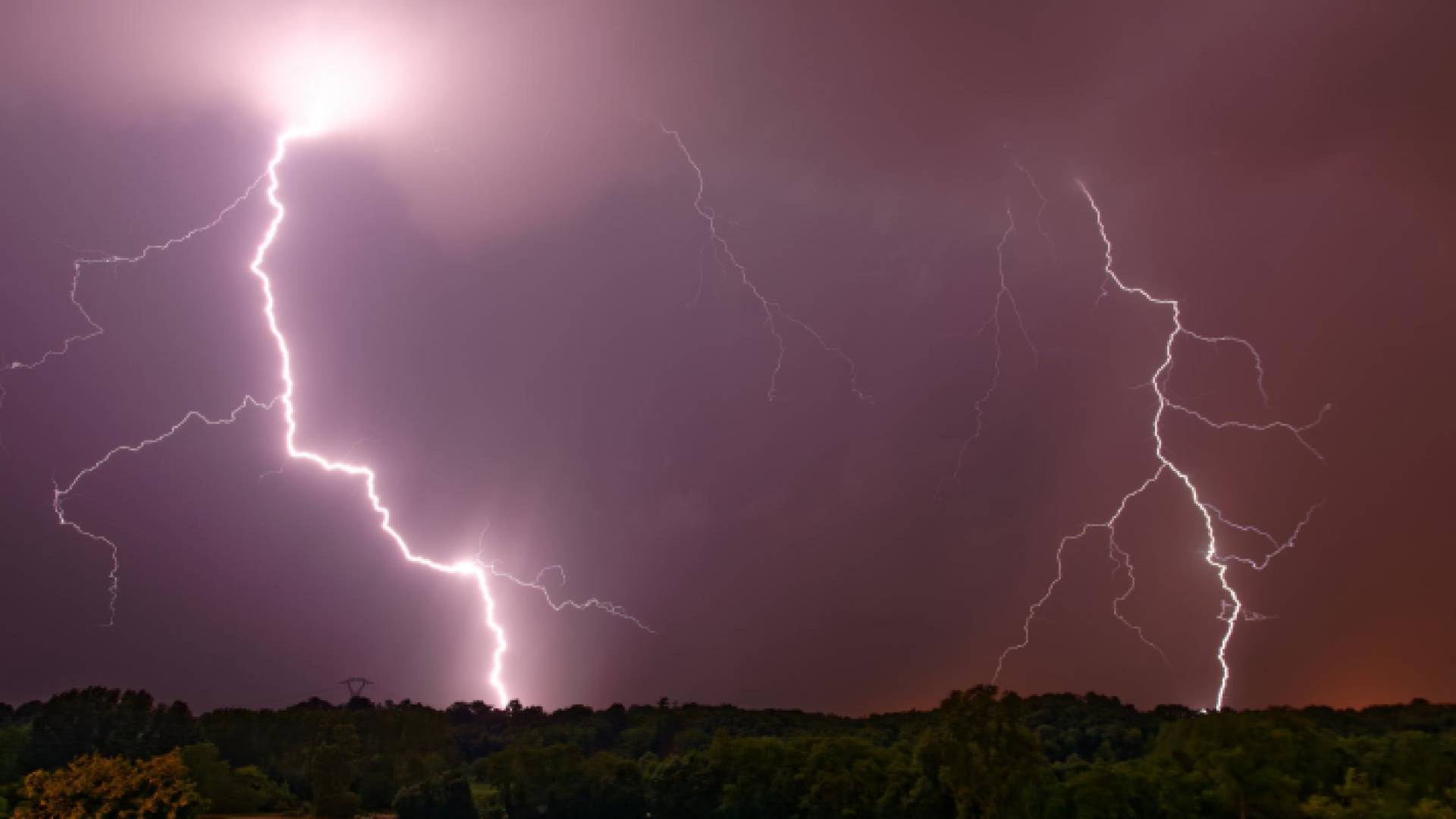 أمطار رعدية - تعبيرية