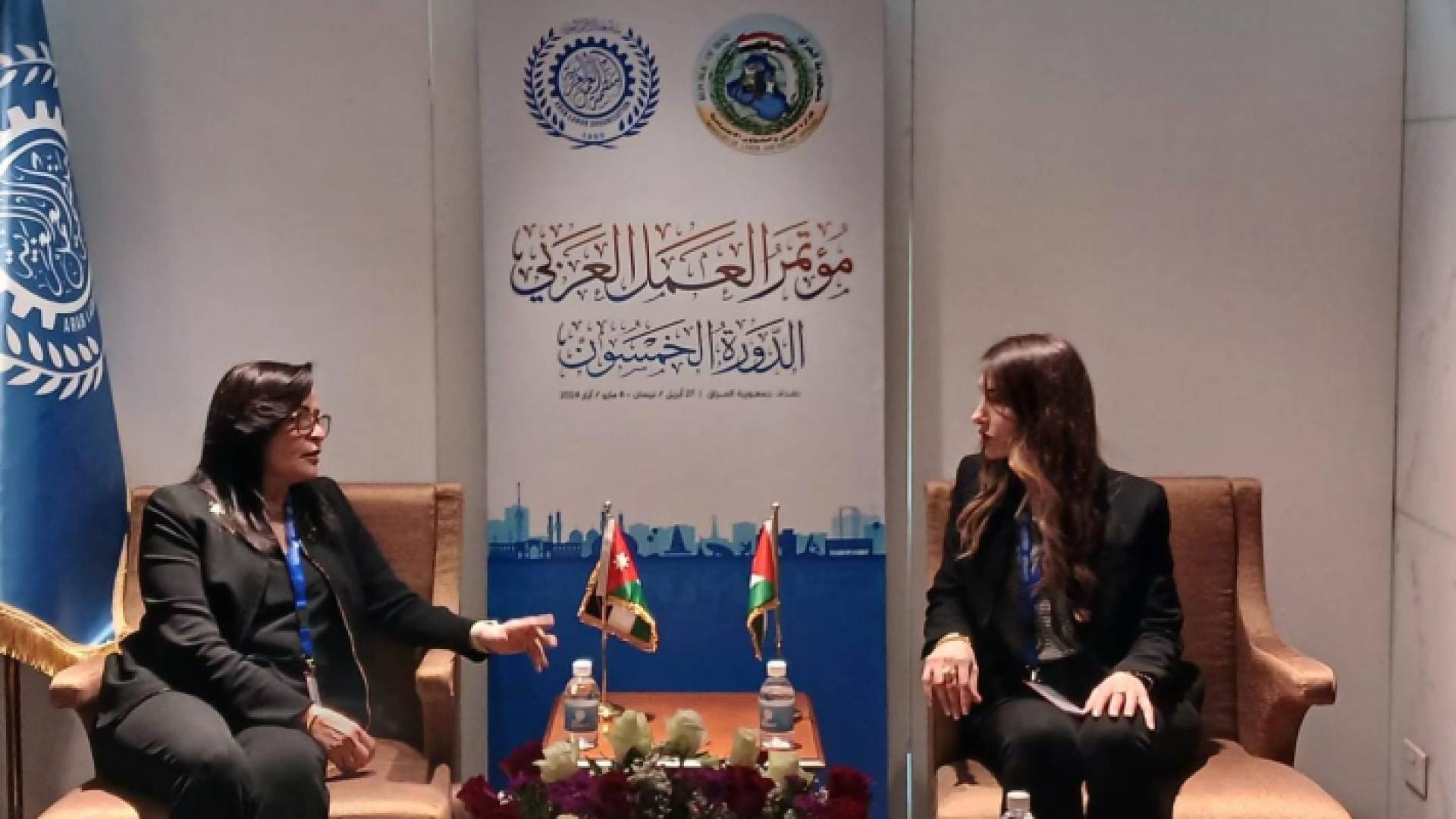 وزيرة العمل ناديا الروابدة ووزيرة العمل الفلسطينية الدكتورة إيناس العطاري