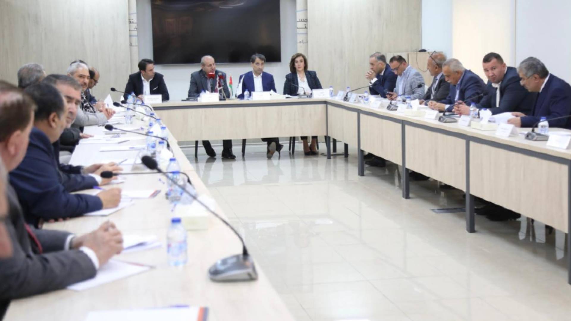 لقاء امناء عاميين الأحزاب مع الهيئة المستقلة للانتخاب