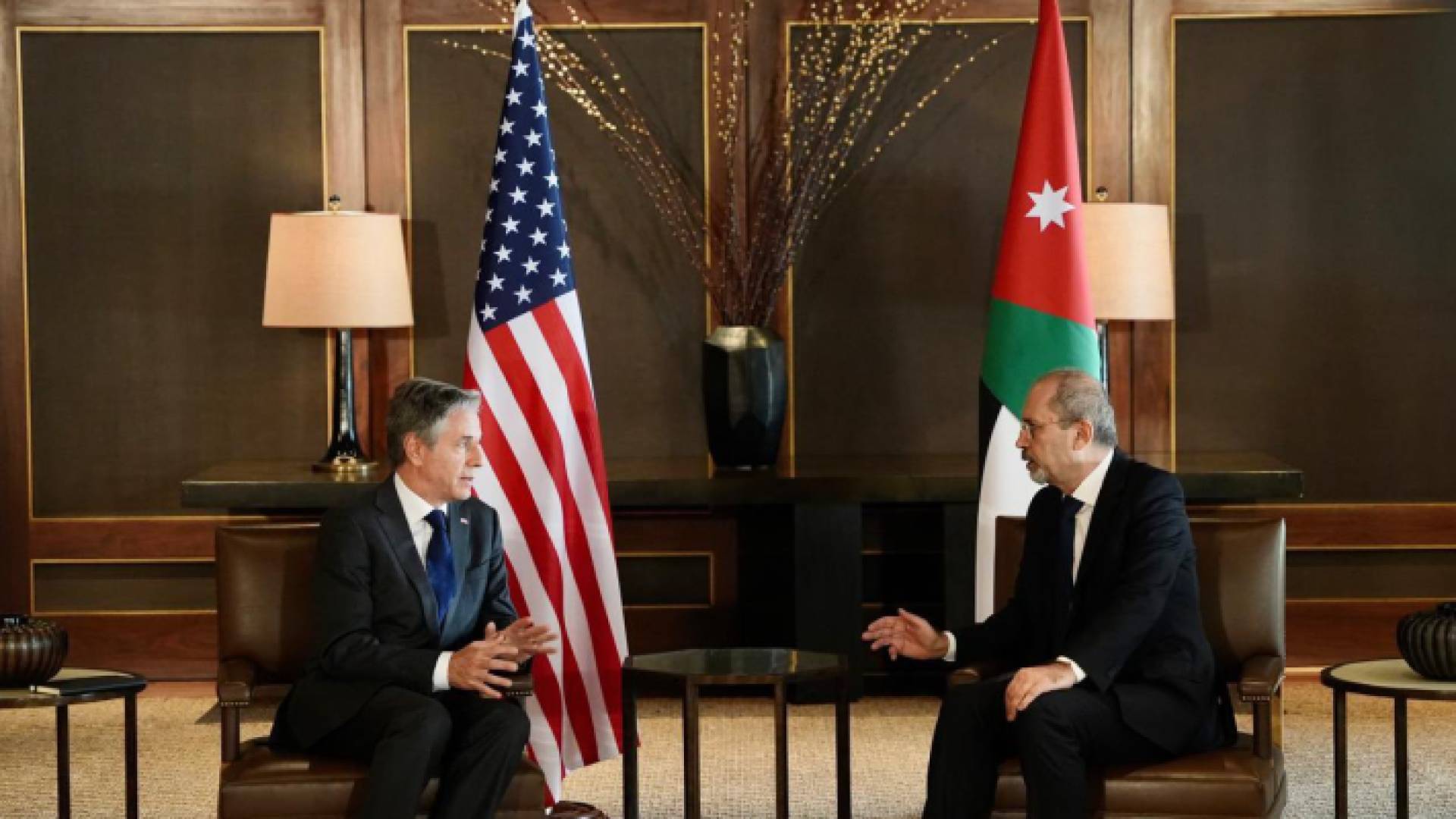 وزير الخارجية الأردني أيمن الصفدي ووزير الخارجية الأمريكي أنتوني بلينكن