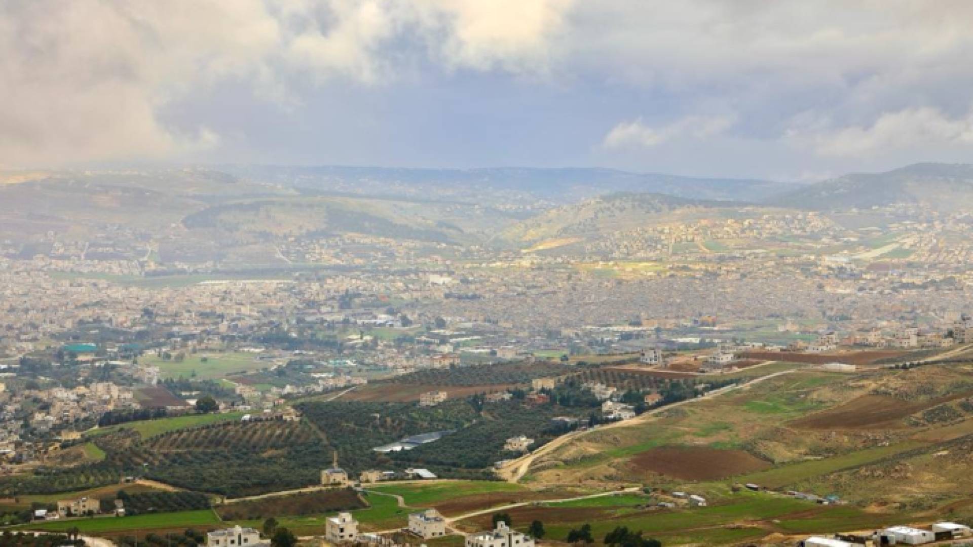 أجواء غائمة