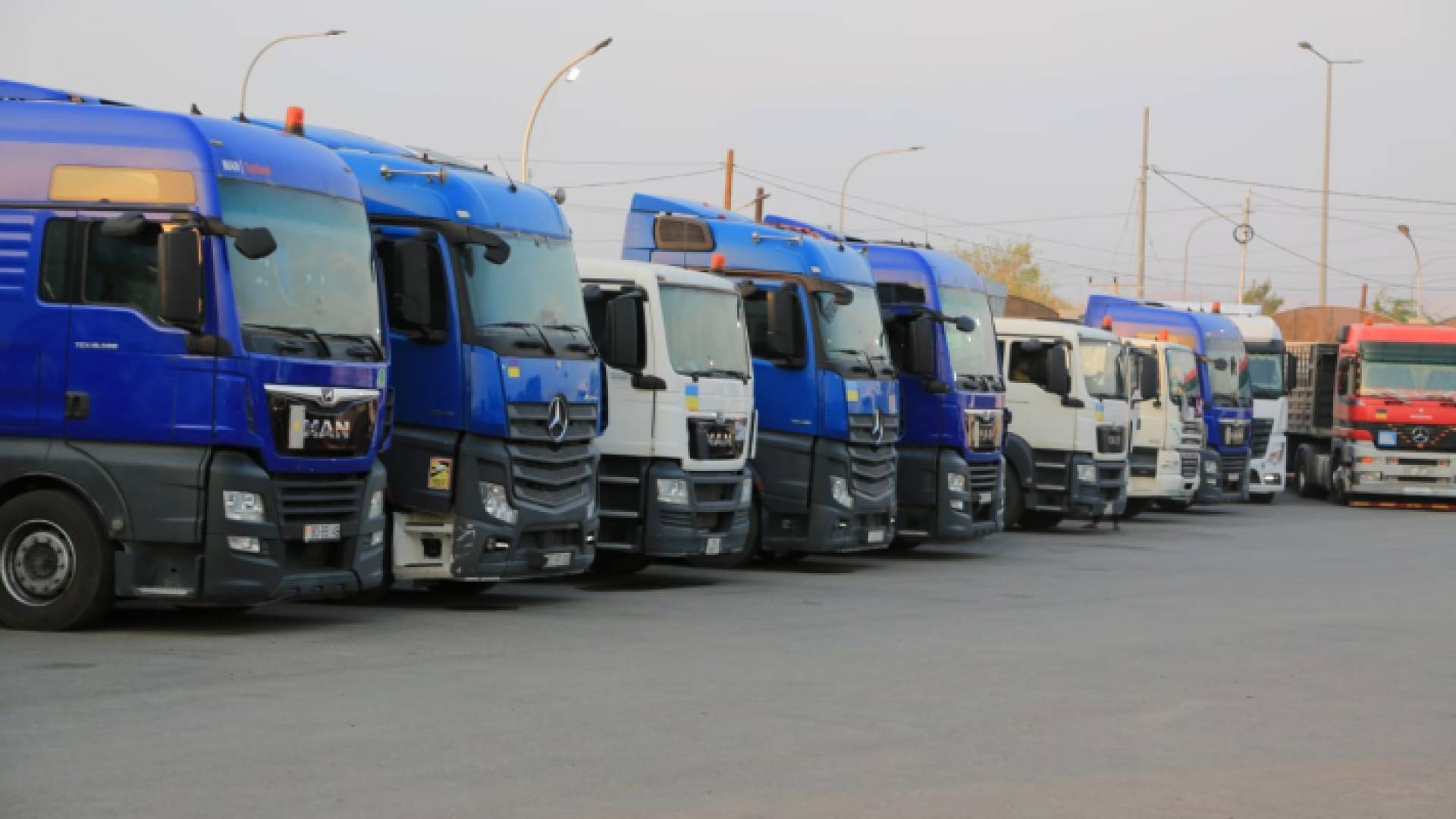 قافلة مساعدات إنسانية