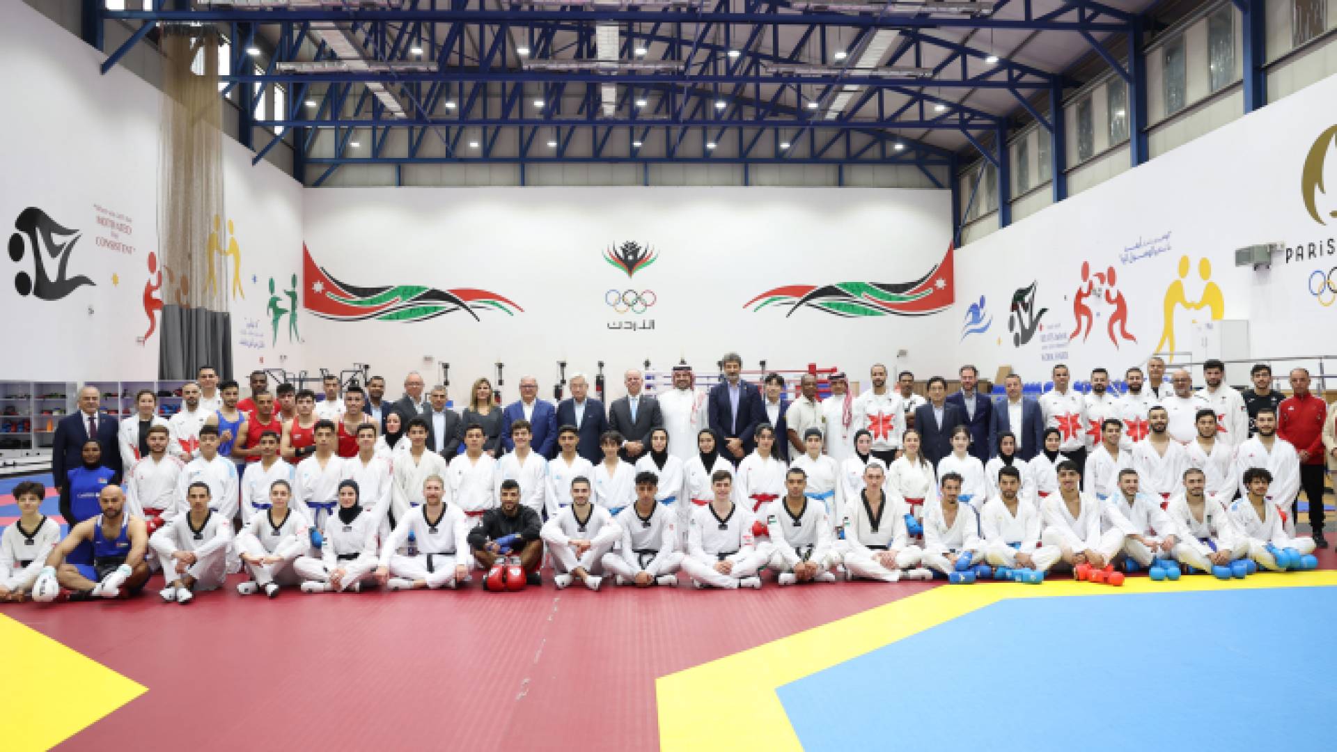 الأمير فيصل بن الحسين رفقة الوفد