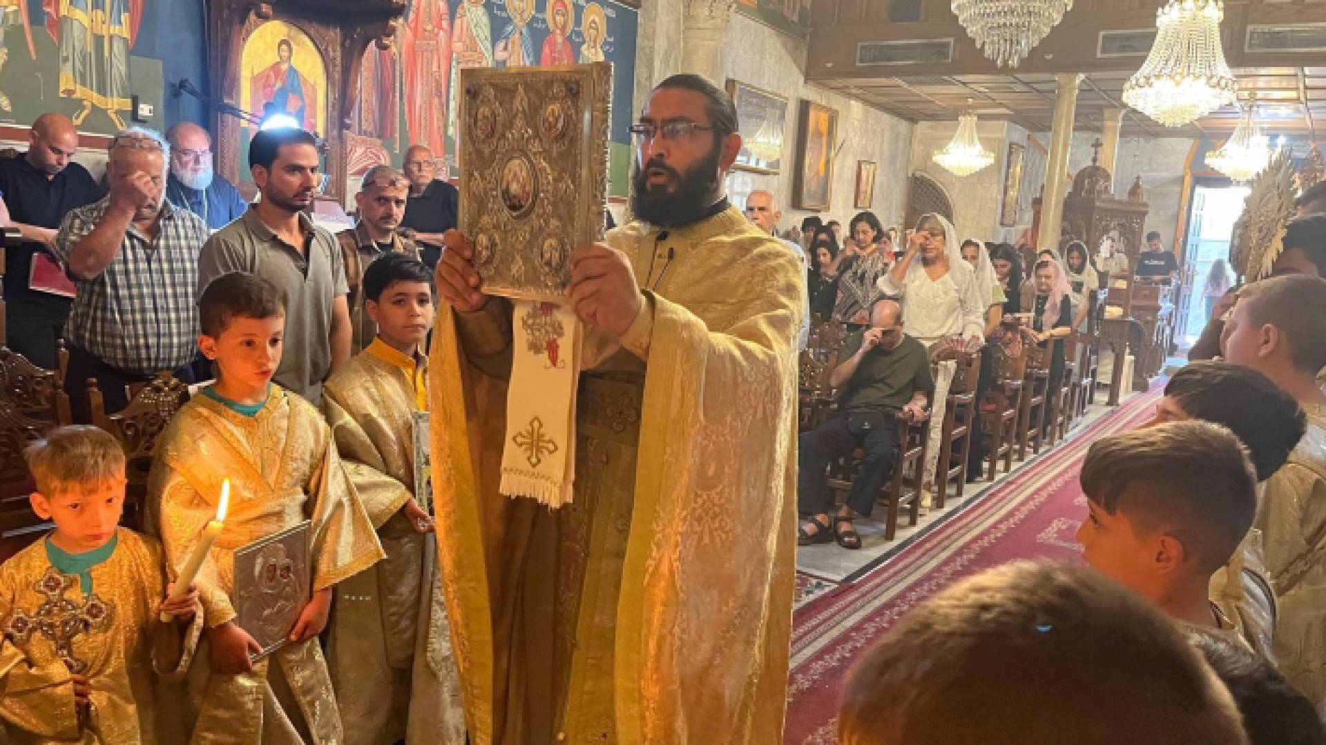 السبت العظيم في كنيسة القديس بورفيريوس للروم الأرثوذكس في غزة