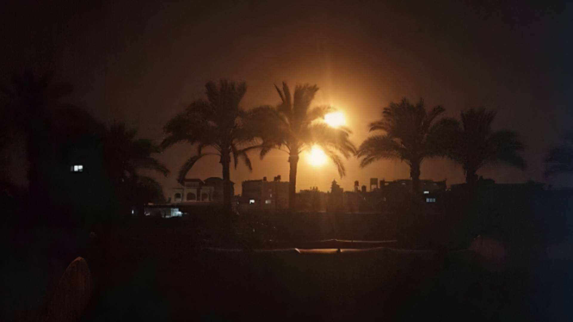 الاحتلال يقصف رفح