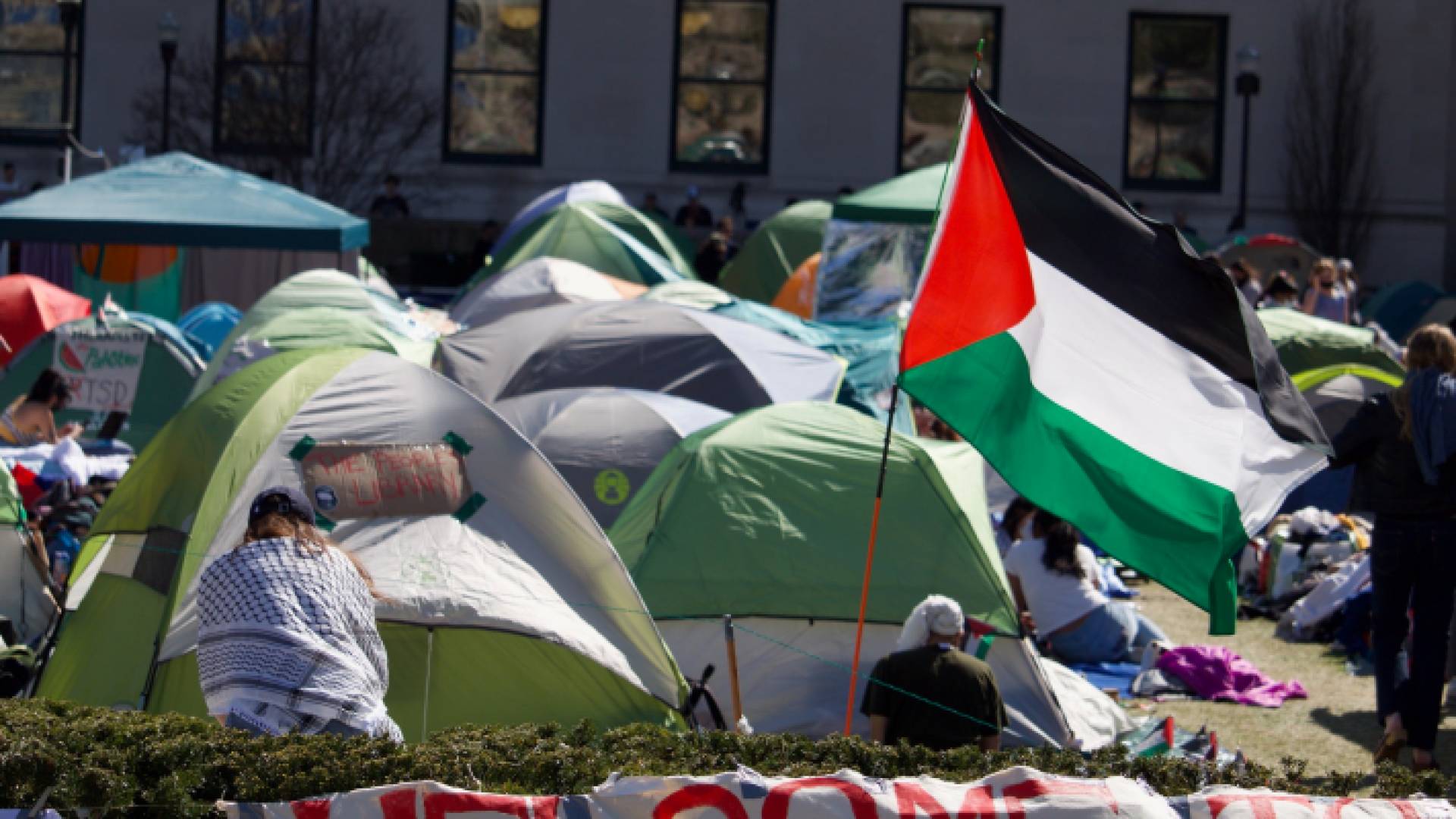 مخيم طلبة جامعات أمريكية يعتصمون دعما لغزة