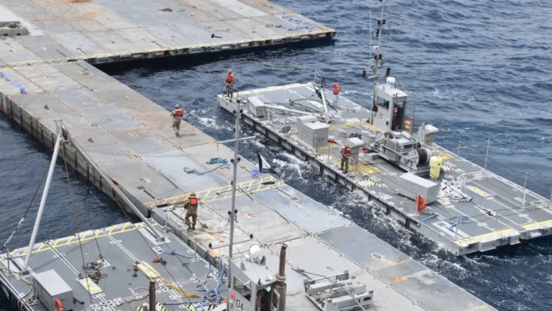 الميناء البحري قبالة سواحل غزة