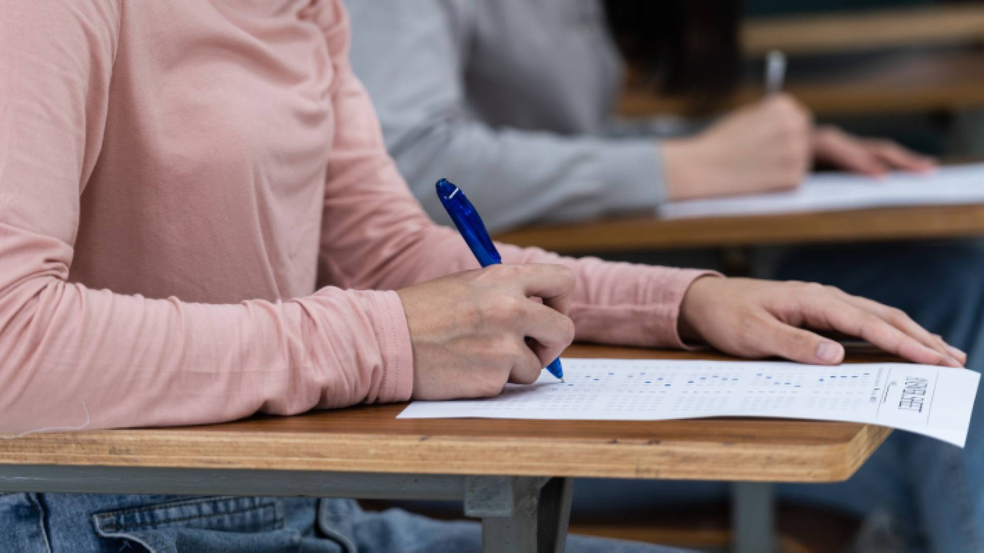 تقديم امتحان