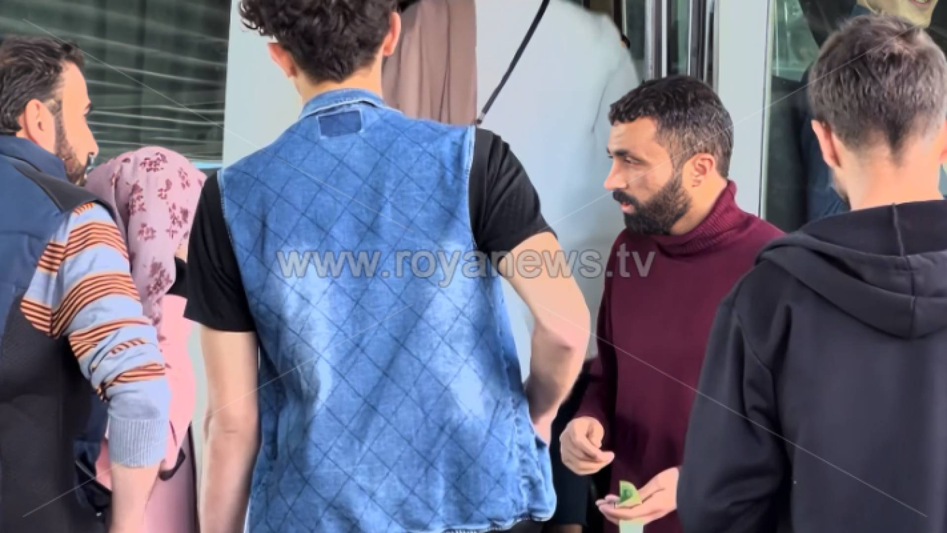 محمود شهاب أثناء عمله على خط مجمع الأغوار - عمان الجديد