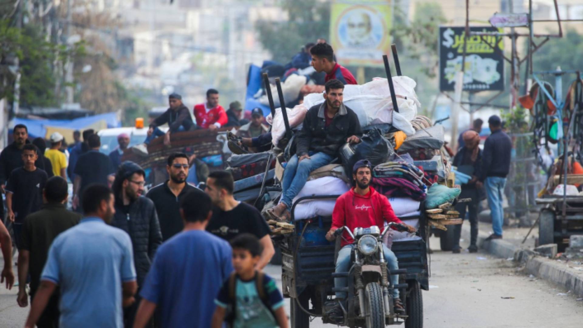 نزوح مواطنين في رفح بسبب عدوان