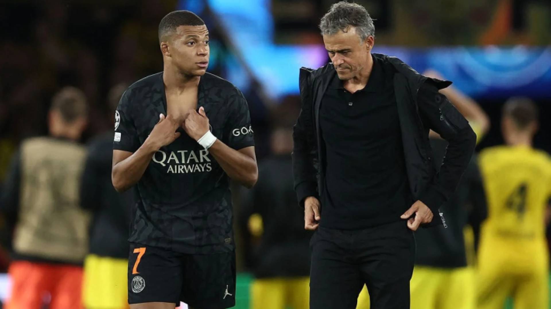 المدرب لويس انريكي مع اللاعب الفرنسي كيليان مبابي