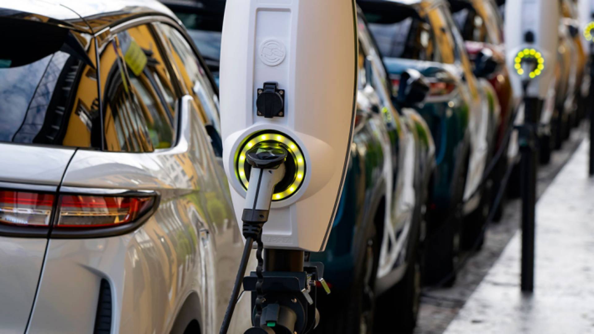 مركبات كهربائية - تعبيرية