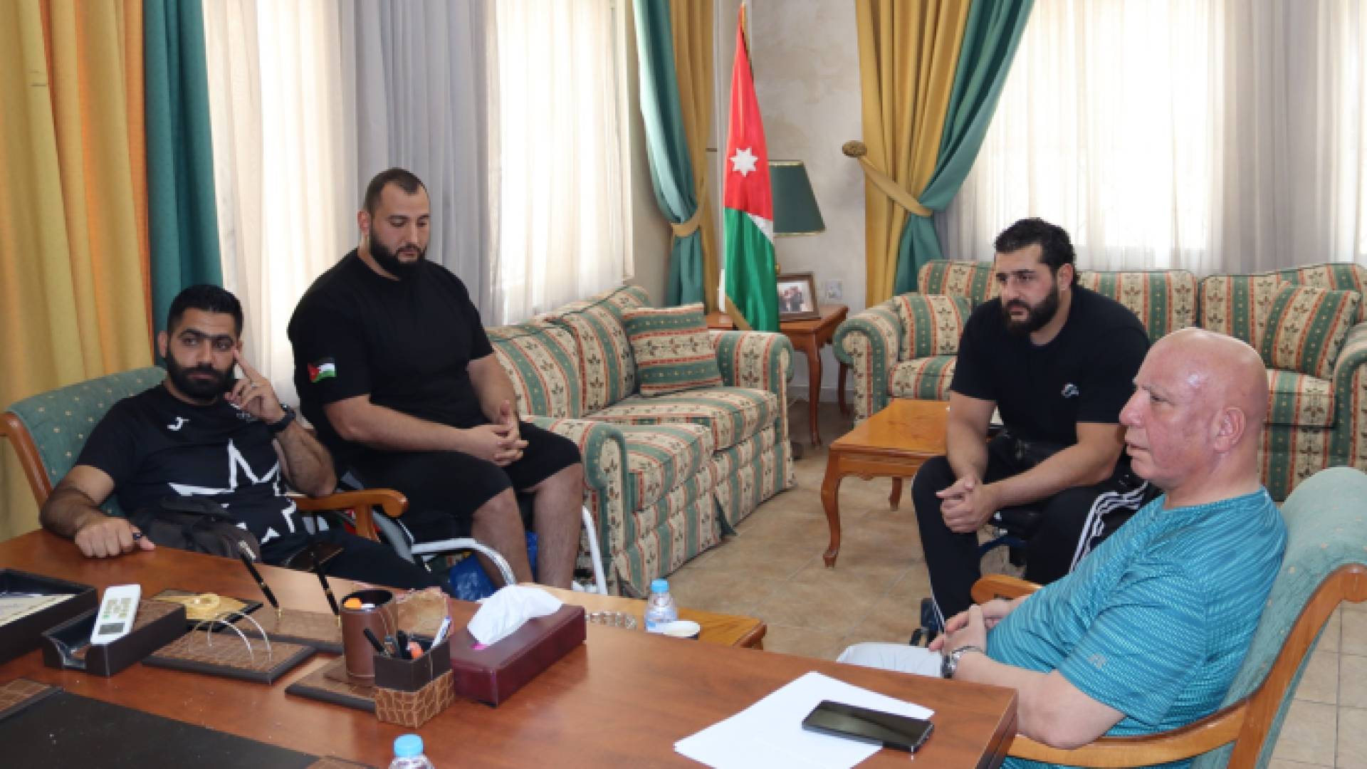 لاعبو المنتخب الوطني