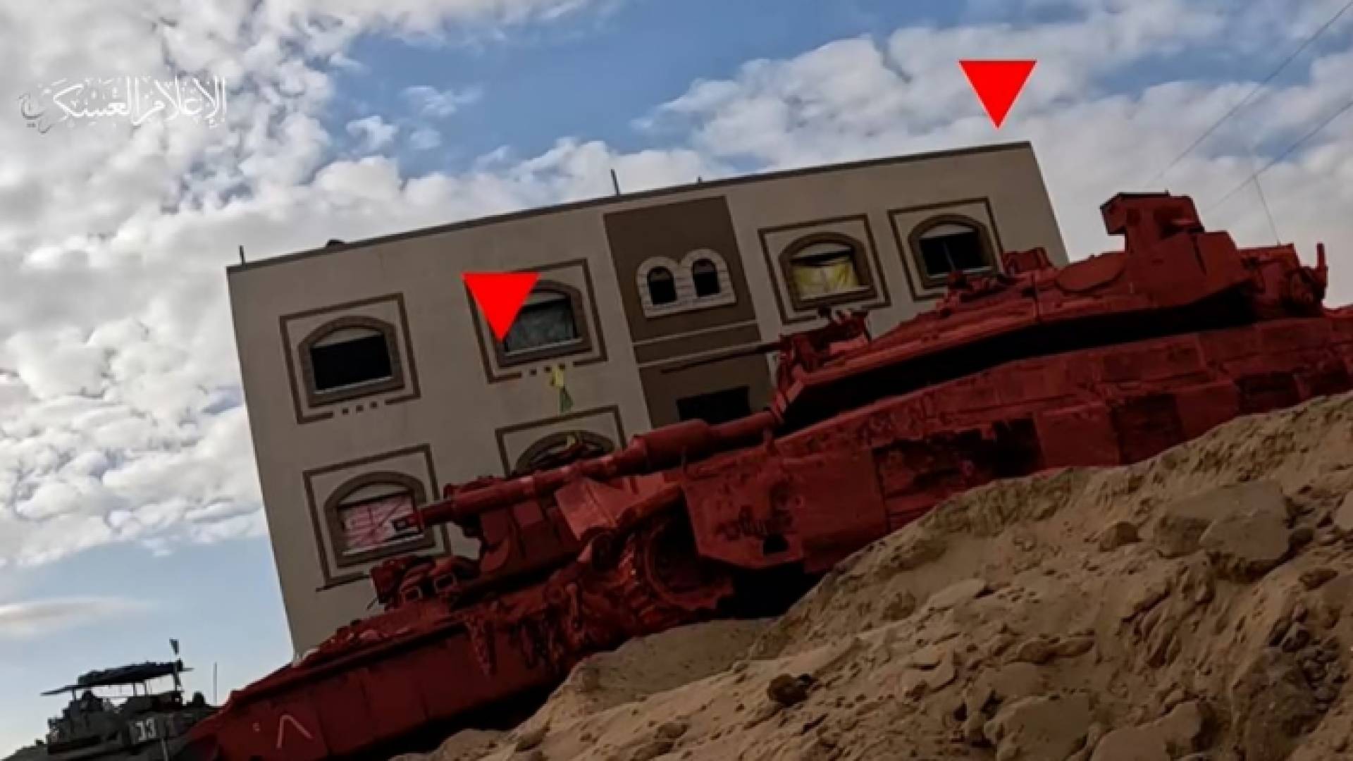 آليات الاحتلال خلال استهدافها من قبل المقاومة في غزة