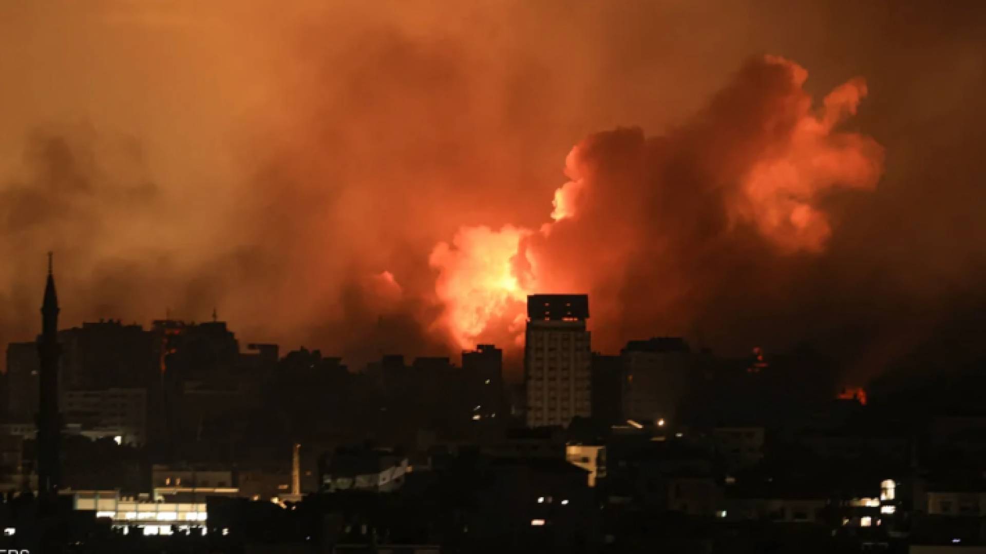 قصف عنيف على قطاع غزة