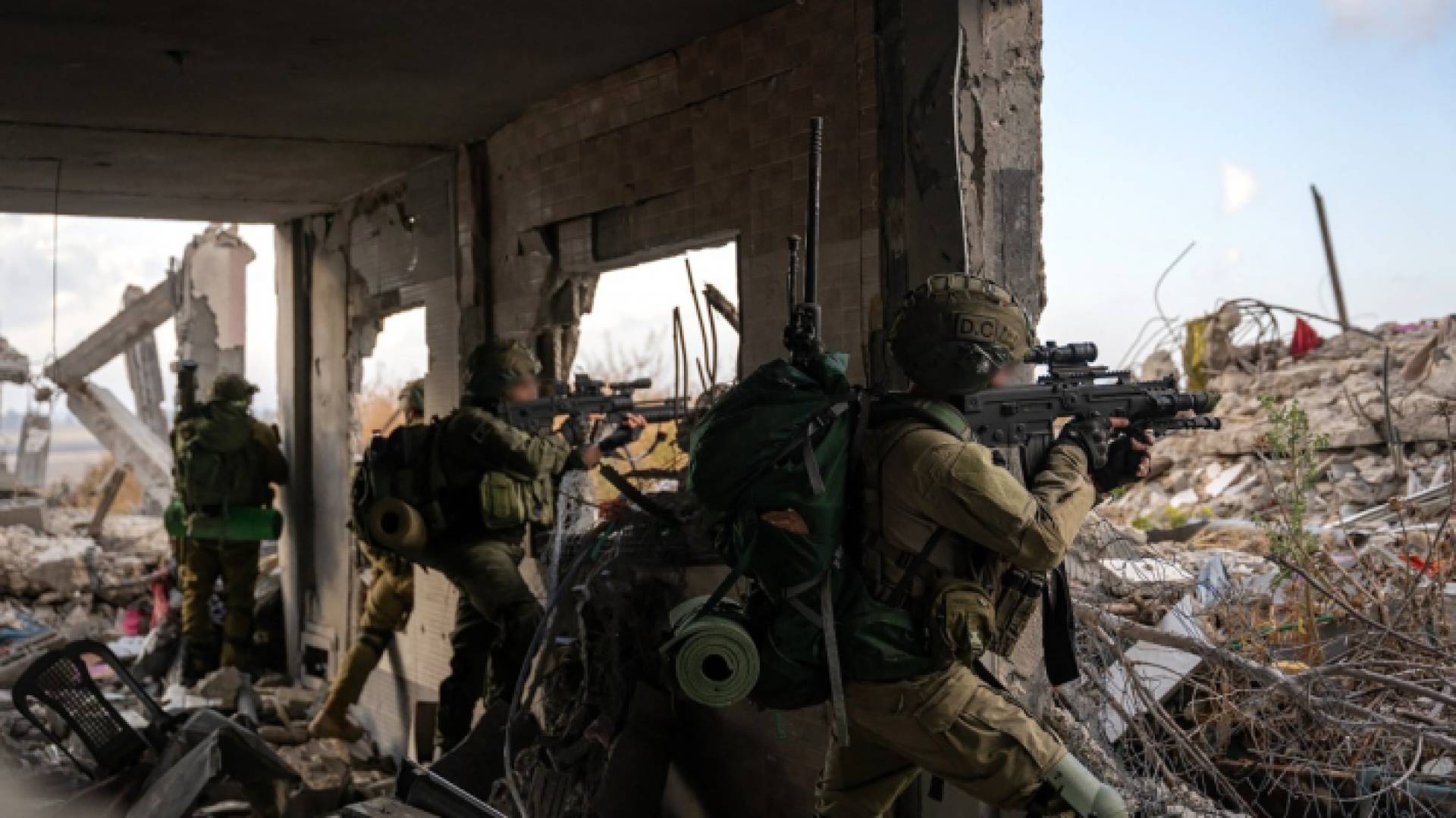 عناصر من جيش الاحتلال متواجدون في قطتع غزة