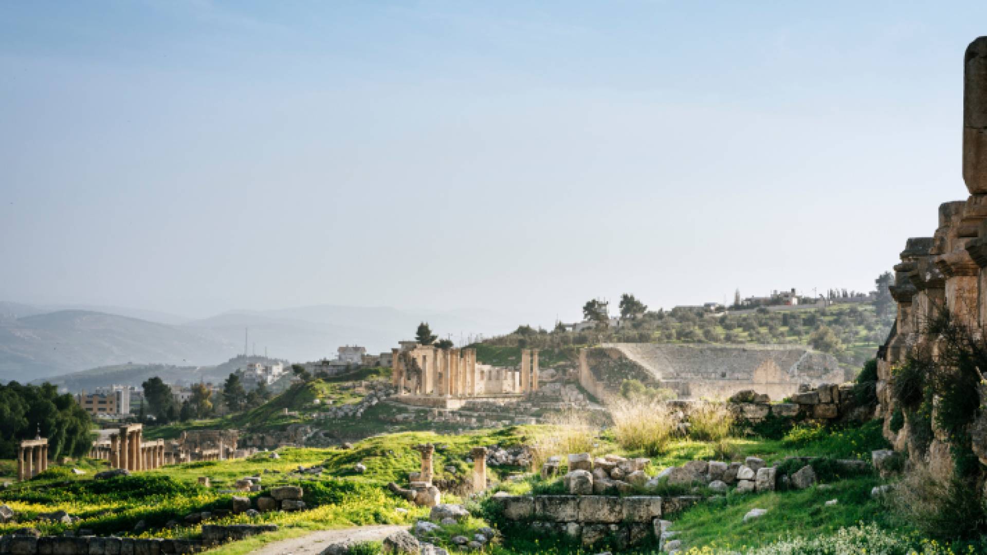 أجواء مشمسة في الأردن الجمعة