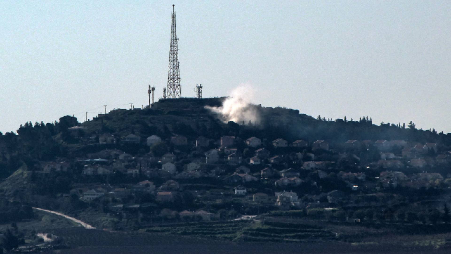 تصاعد الدخان جراء التصعيد في الجنوب اللبناني