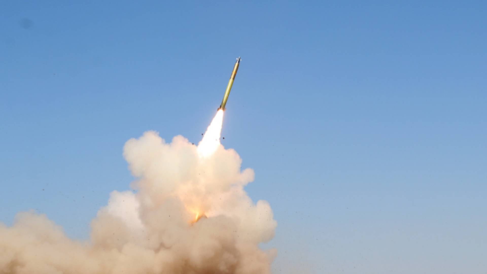 خلال تنفيذ كتيبة الراجمات/29 الملكية تمرينا مشتركا