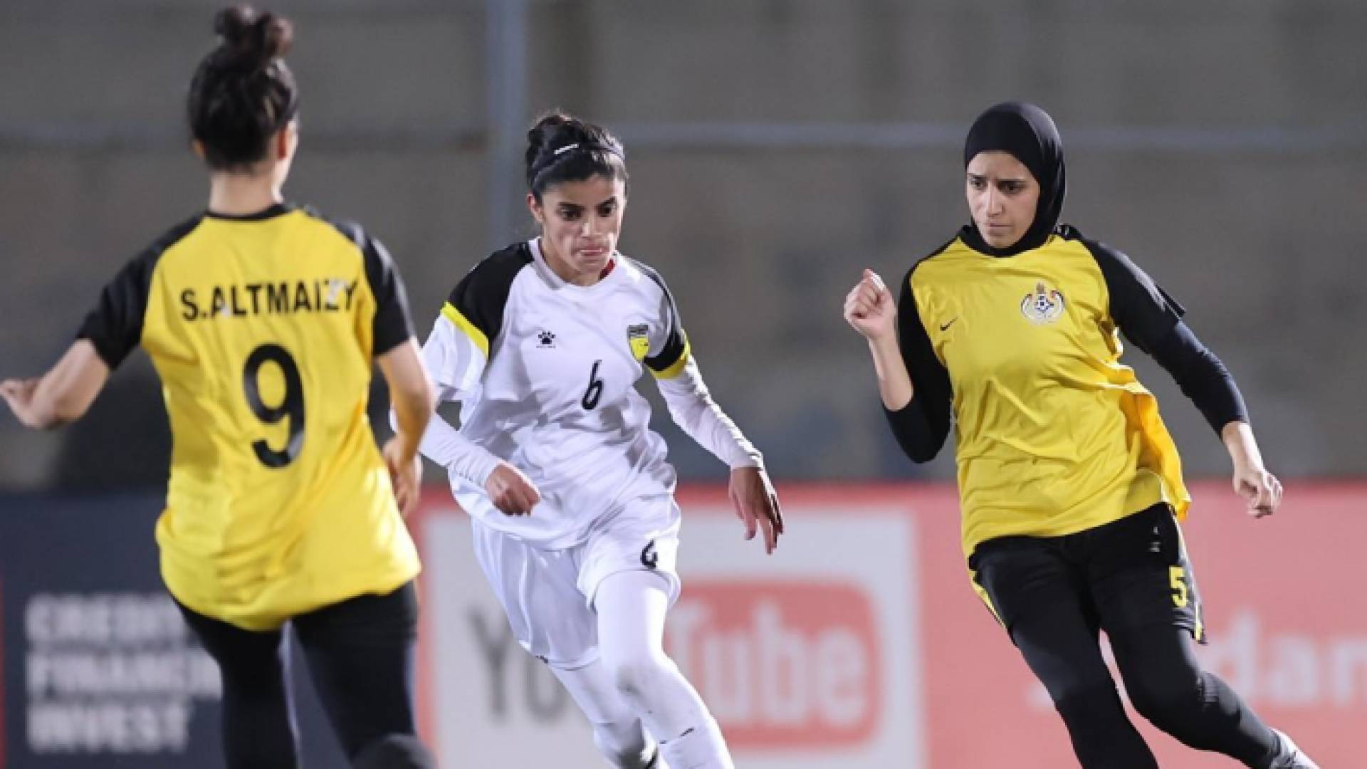 جانب من مواجهة الحسين والنصر ضمن منافسات الدوري الأردني للمحترفات