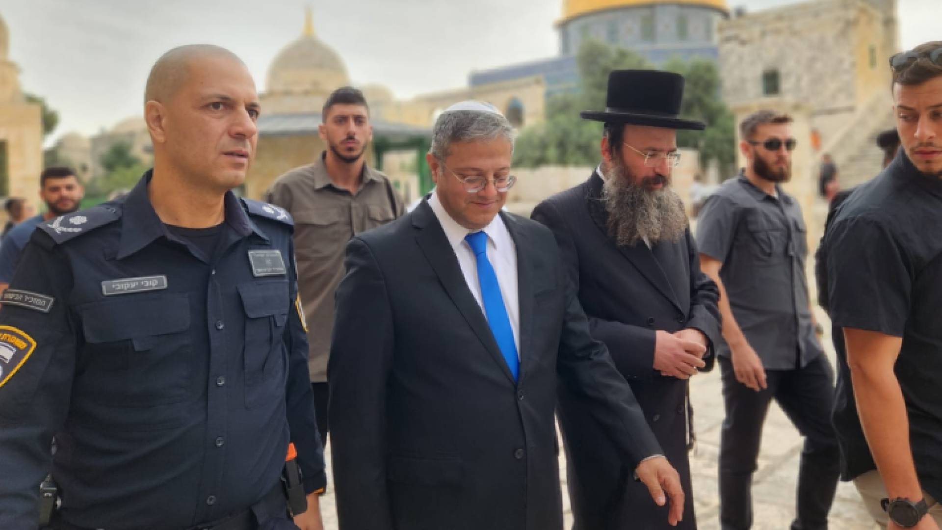 اقتحام اميتار بن غفير محيط المسجد الأقى في وقت سابق