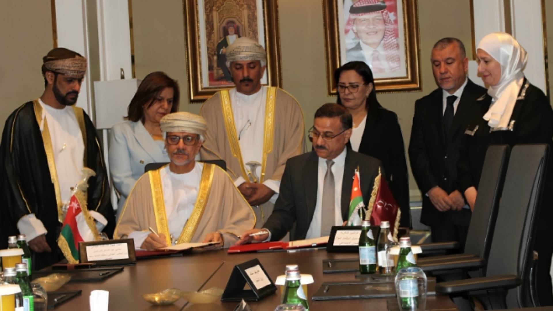 تخلال وقيع مذكرة تفاهم لتعزيز فرص الاستثمار المشترك في القطاعات المستهدفة الواعدة في الأردن وعمان