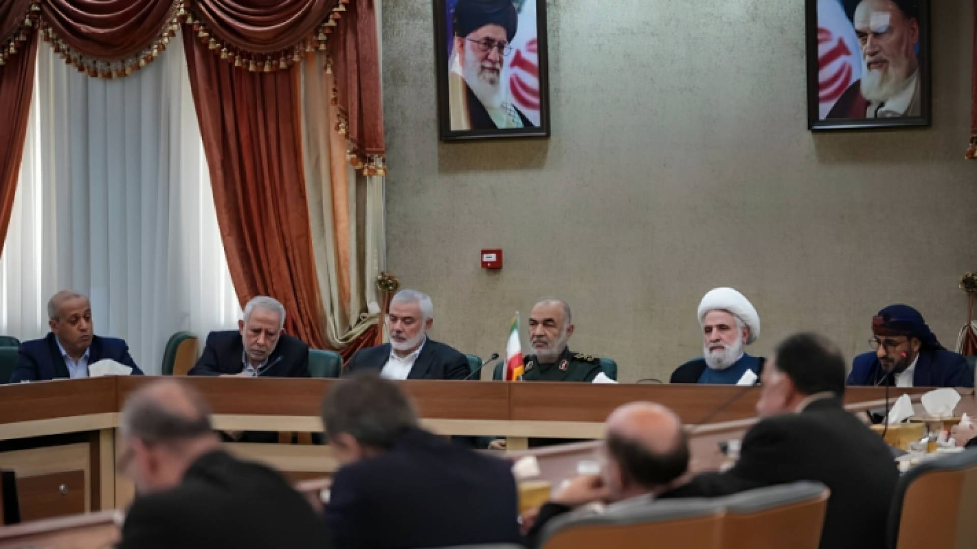 اجتماع قادئد الحرس الثوري الإيراني مع قادة فصائل المقاومة