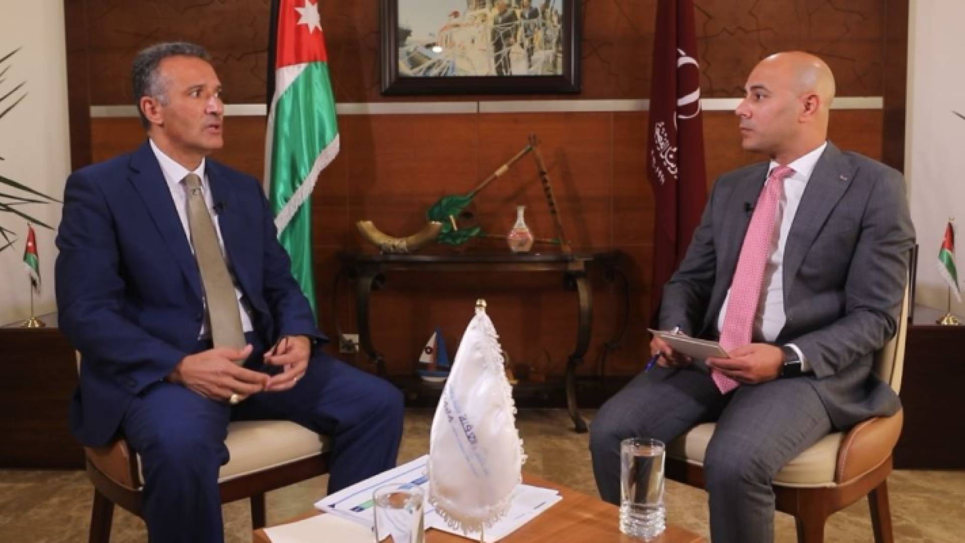 رئيس مجلس مفوضي سلطة منطقة العقبة الاقتصادية الخاصة نايف الفايز خلال استضافته في برنامج "نبض البلد"