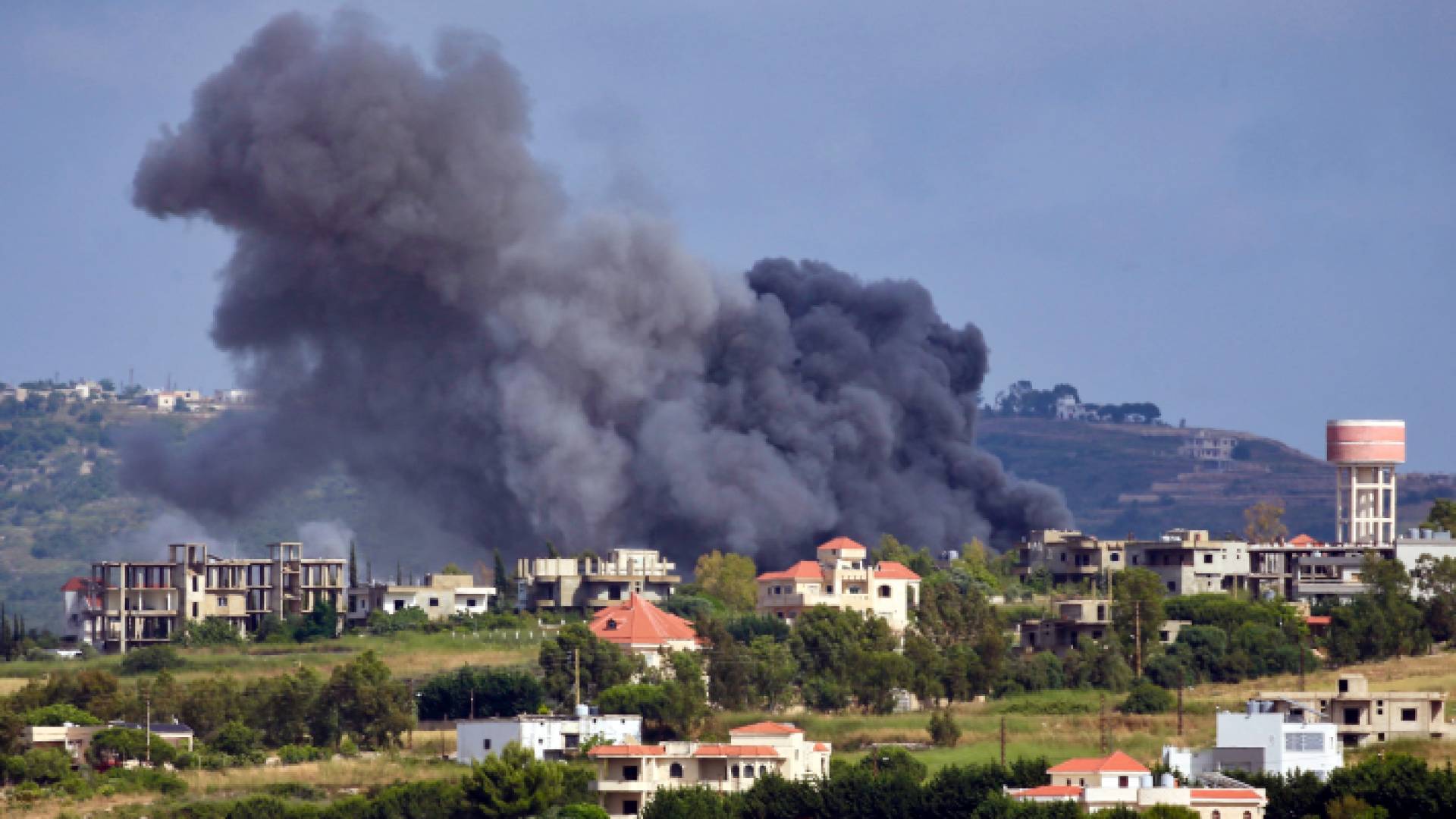 غارات الاحتلال تستهدف قرية جبّين في لبنان