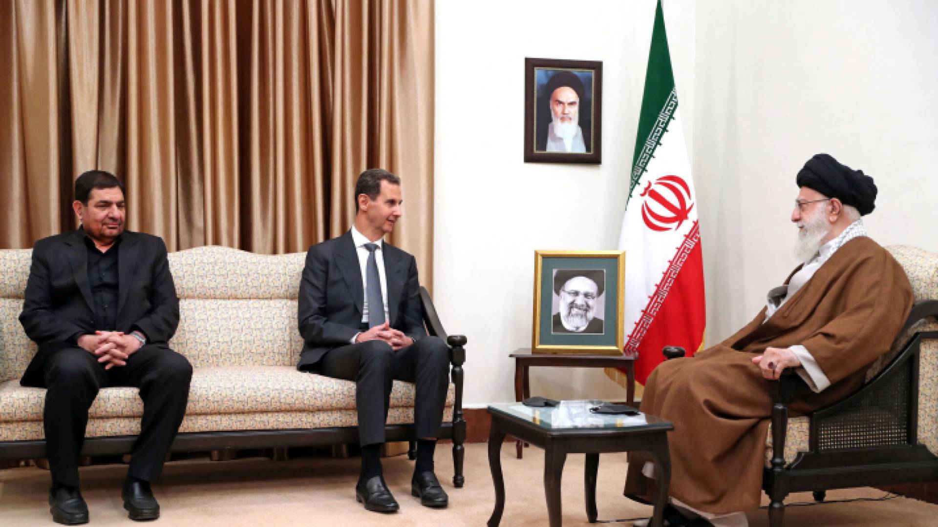 المرشد الإيراني علي خامنئي والرئيس السوري بشار الأسد