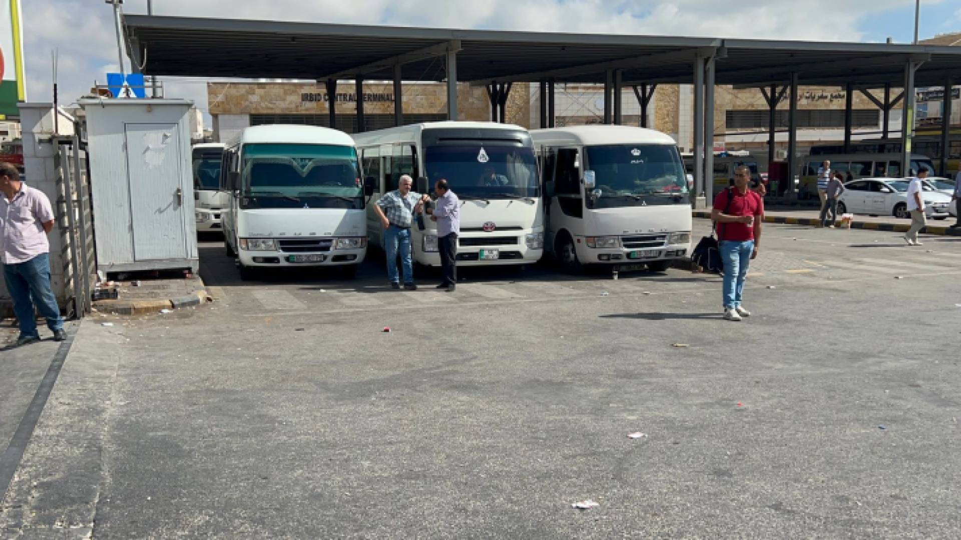 اضراب سائقي حافلات عمان - إربد