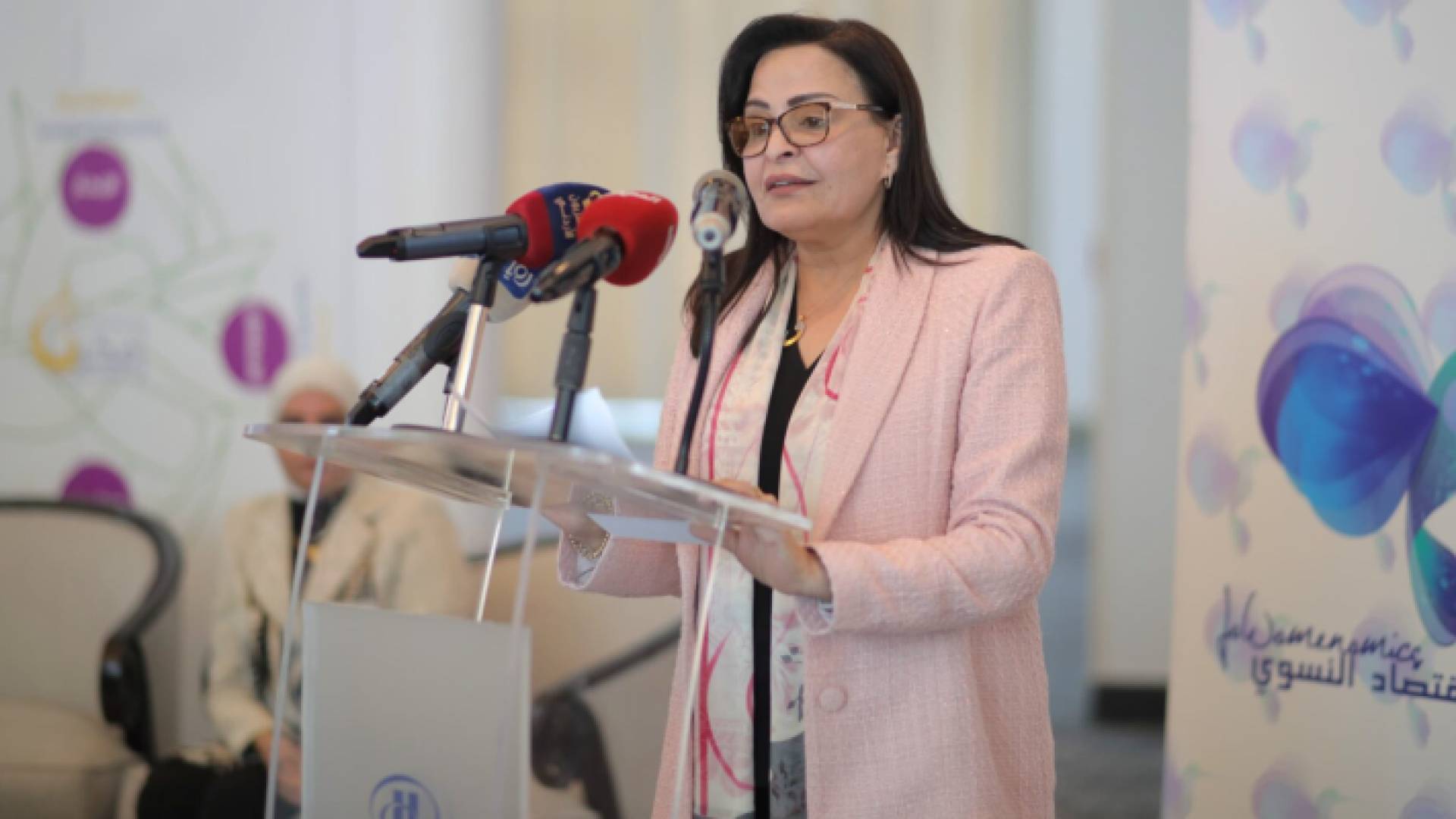 وزيرة العمل ناديا الروابدة