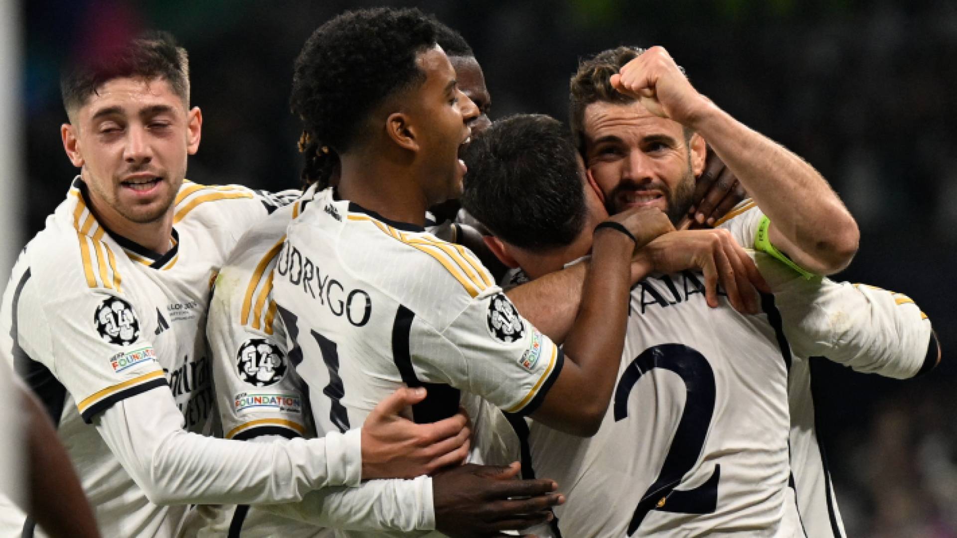 لاعبو ريال مدريد يحتفلون بهدف