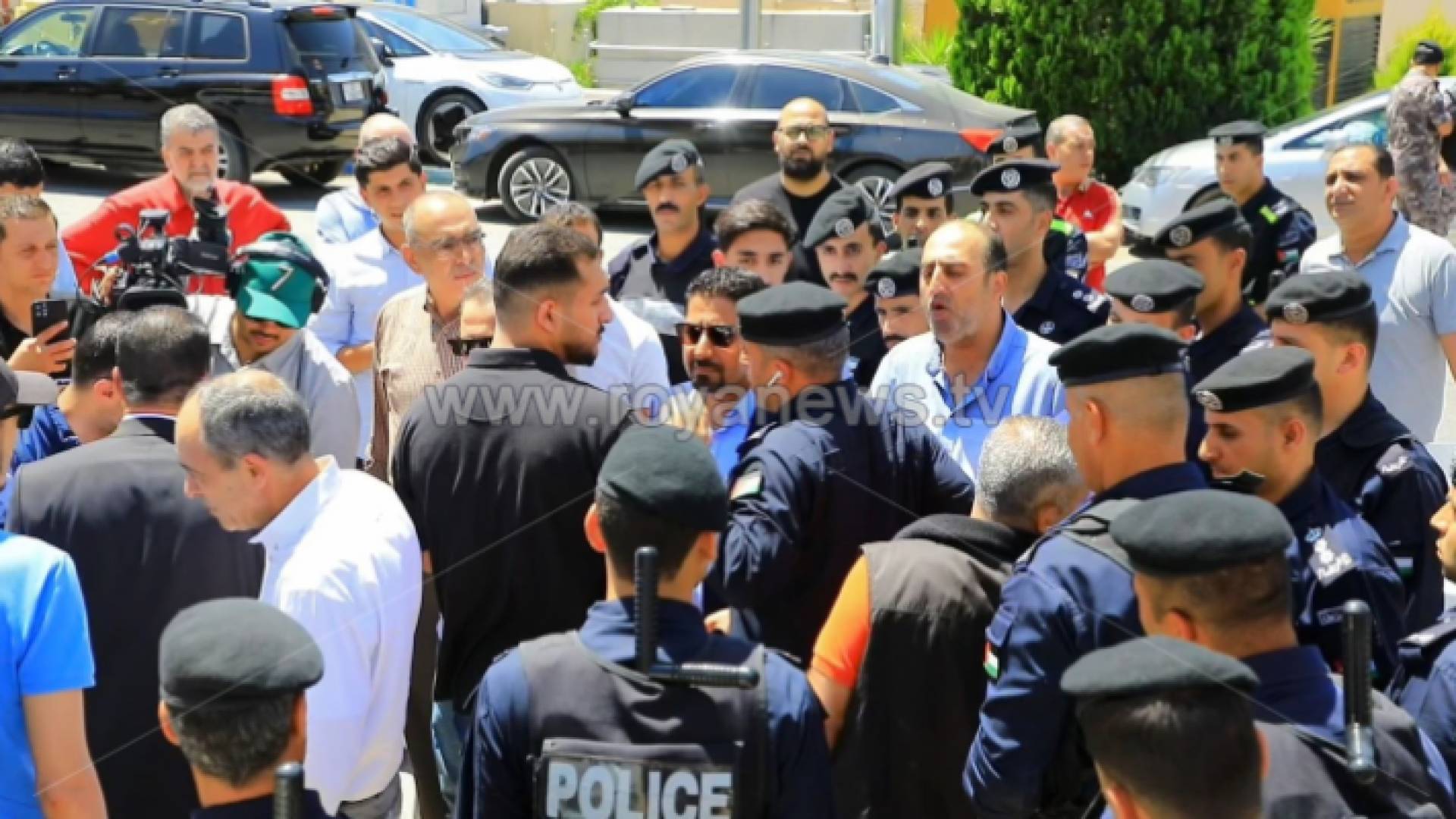 جانب من اعتصام نقابة أصحاب مكاتب استقدام واستخدام العاملين بالمنازل من غير الأردنيين أمام وزارة العمل