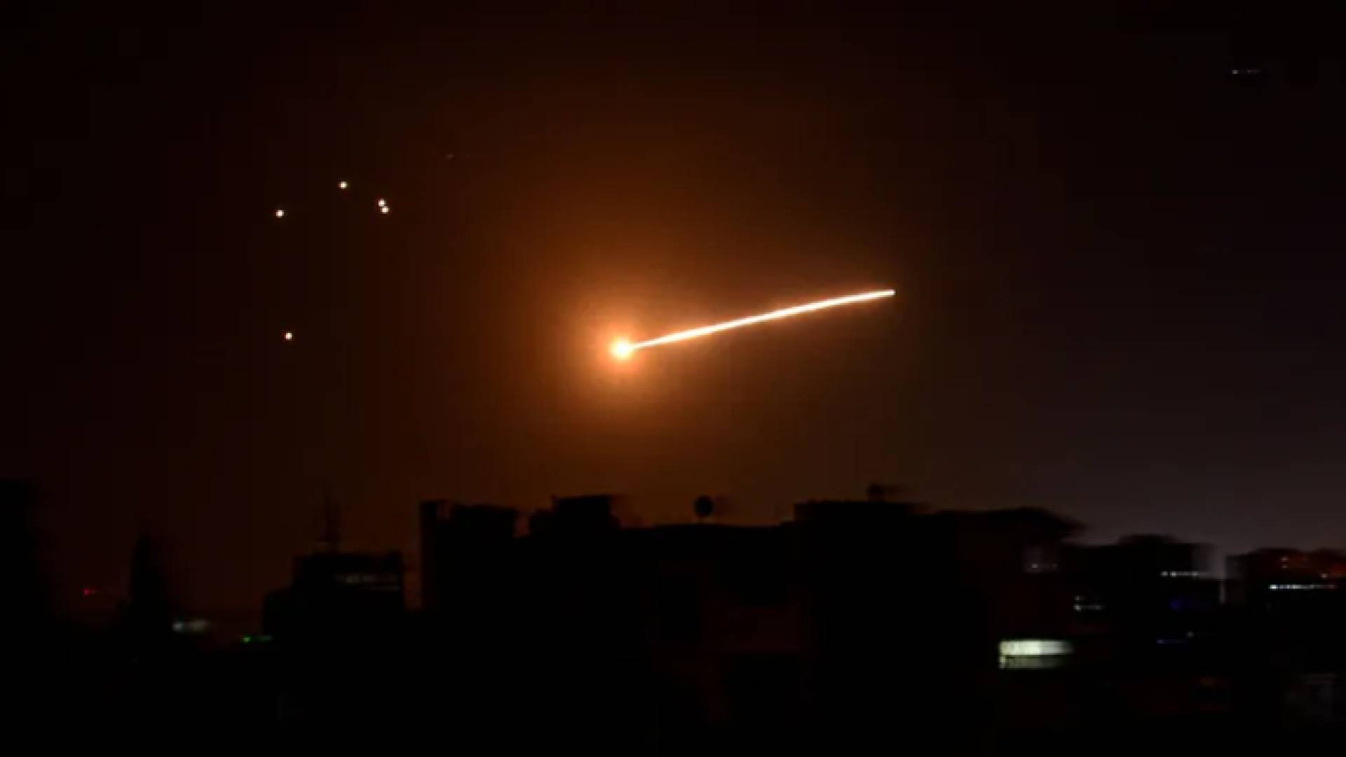 الدفاعات السورية تتصدى لعدوان