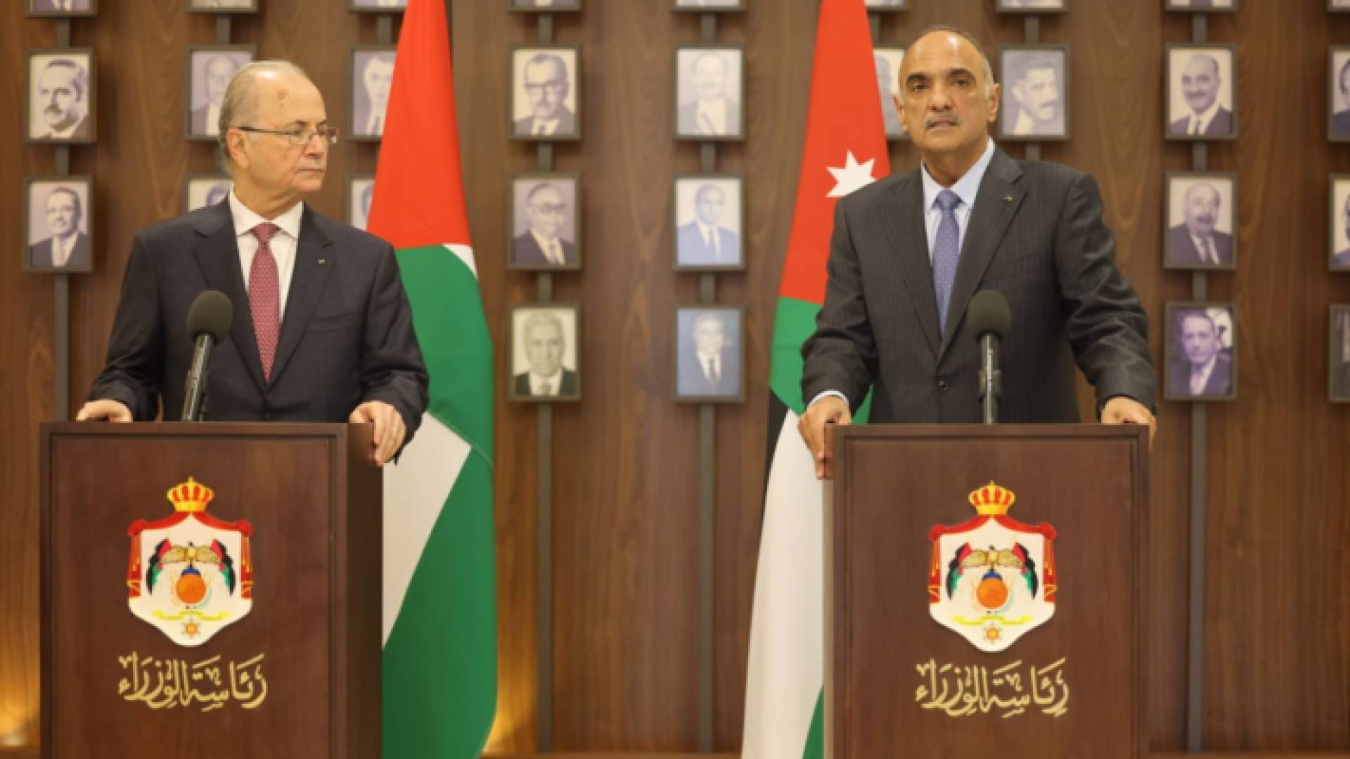 رئيس الوزراء الدكتور بشر الخصاونة ونظيره الفلسطيني محمد مصطفى