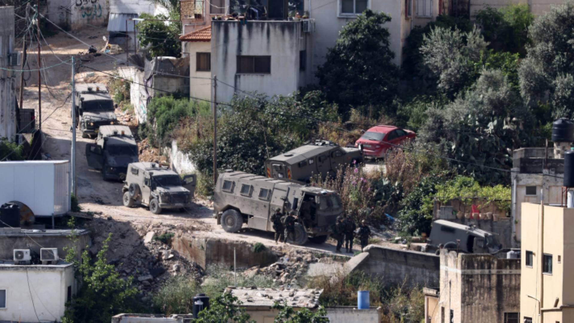 قوات الاحتلال تشن حملة اقتحامات بالضفة الغربية