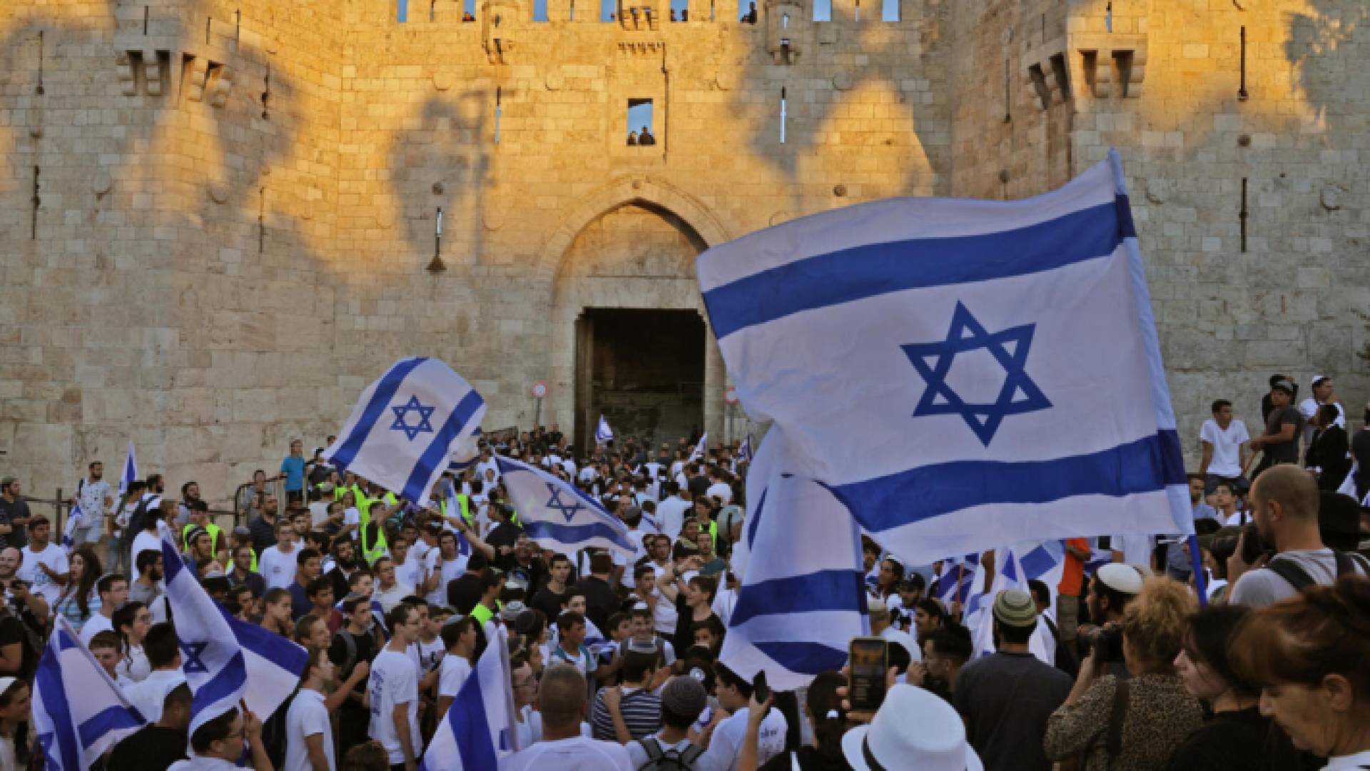 مستوطنون يقتحمون الأقصى المبارك