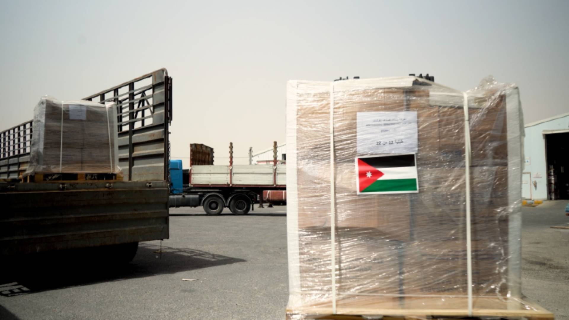 مساعدات إلى قطاع غزة