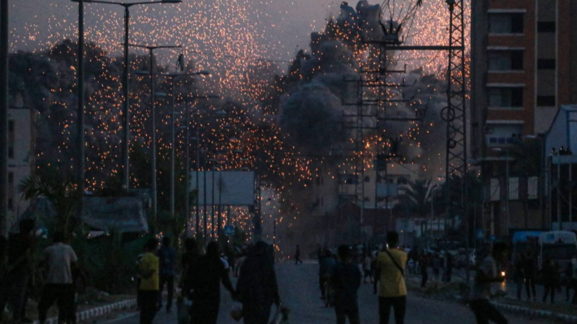 قصف عنيف على قطاع غزة