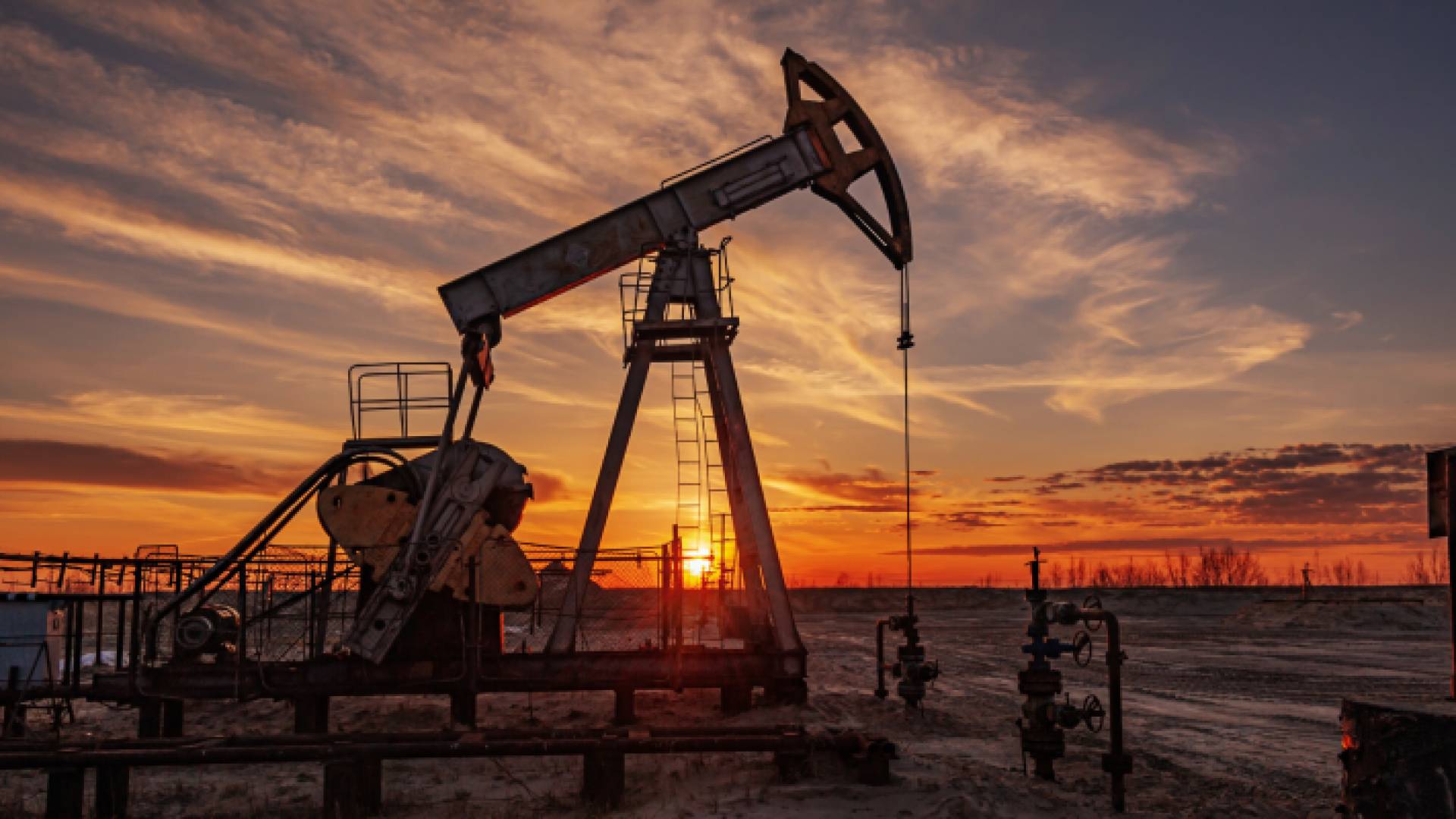 استخراج النفط .. أرشيفية