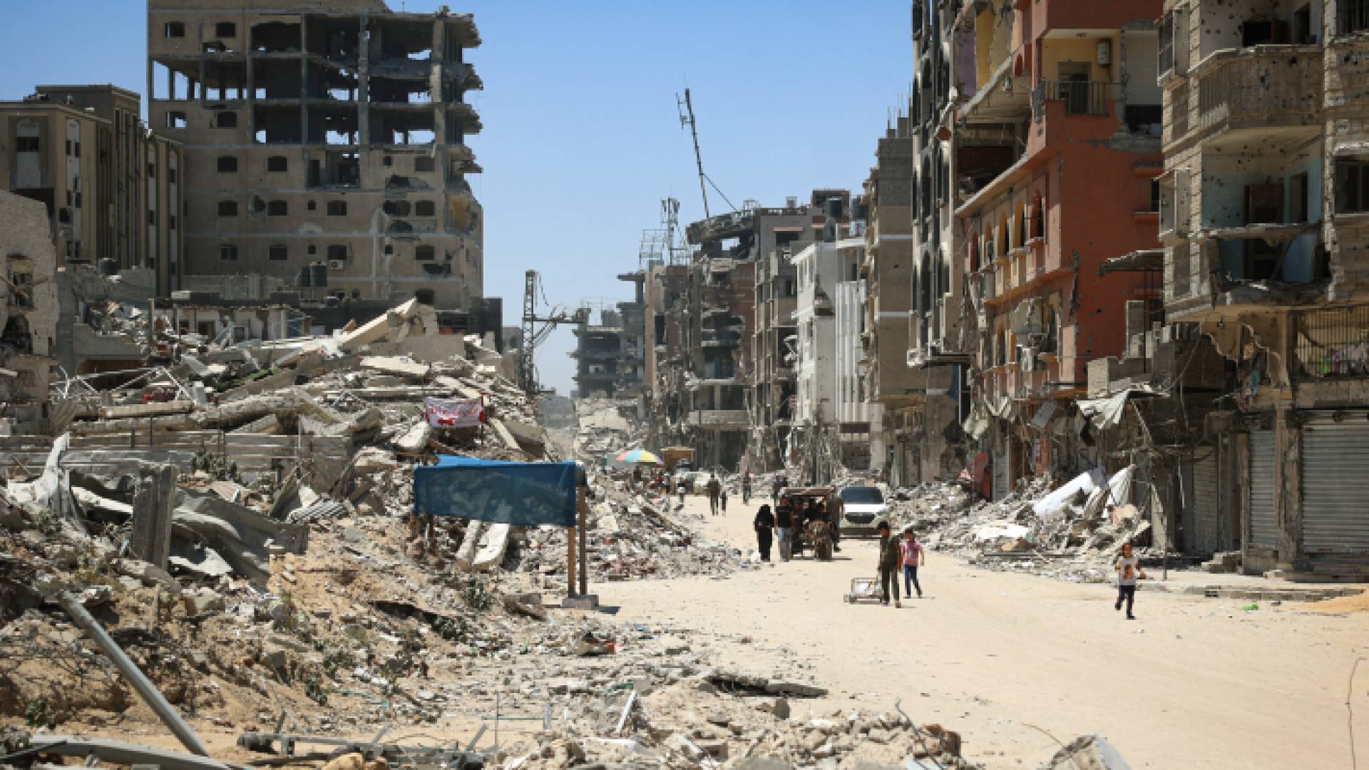 مبان مدمرة في خان يونس جنوب قطاع غزة