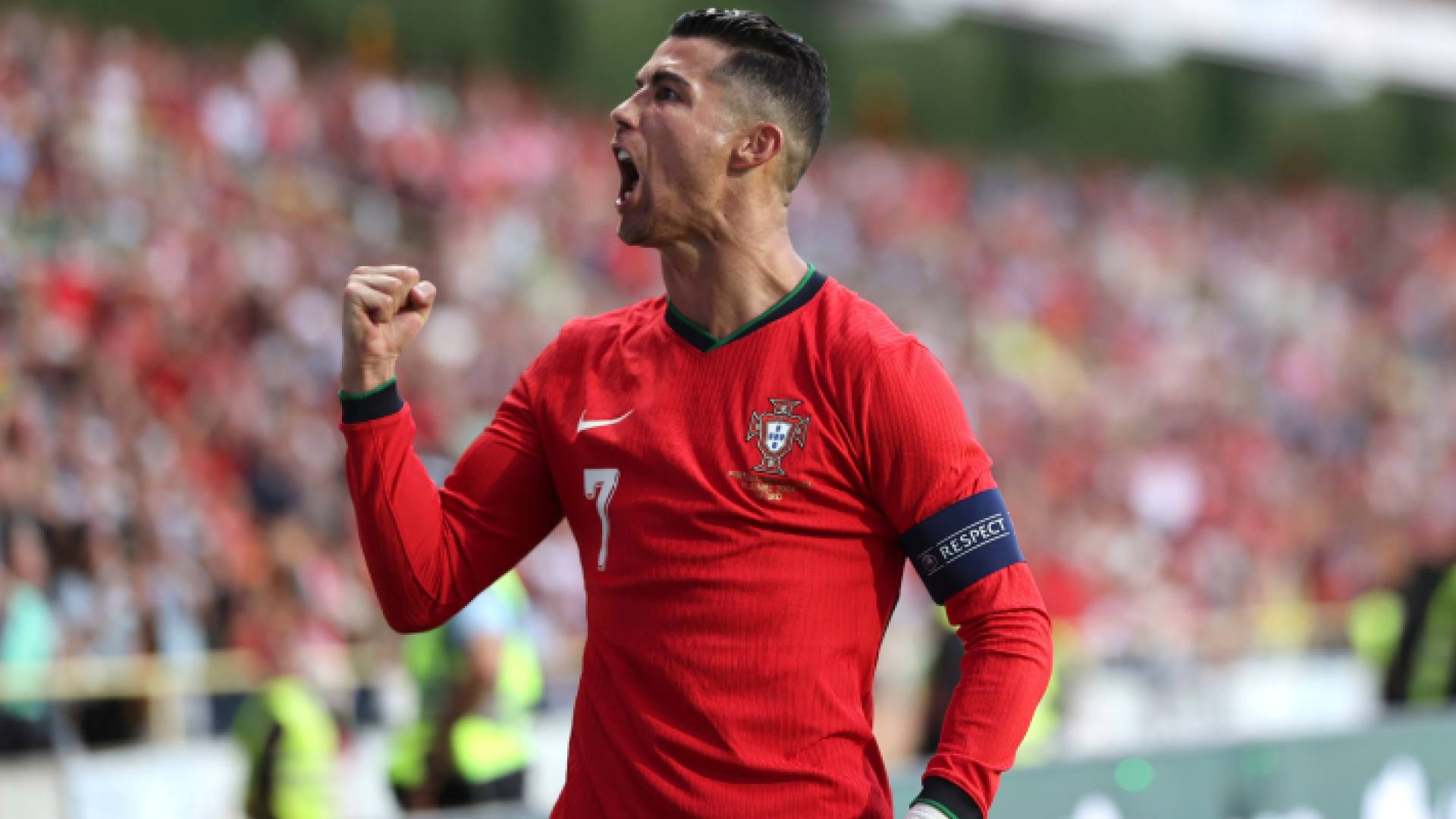 اللاعب البرتغالي كريستيانو رونالدو