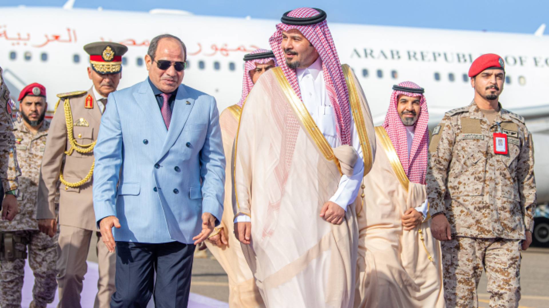 الرئيس المصري عبد الفتاح السيسي بعد وصوله إلى المدينة المنورة