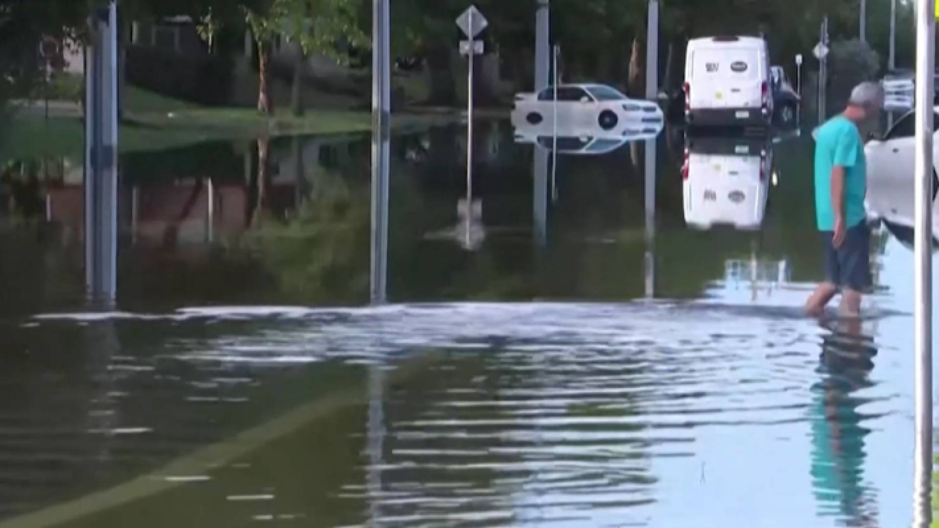 ارتفاع منسوب المياه فيضانات في الطرق جنوب فلوريدا