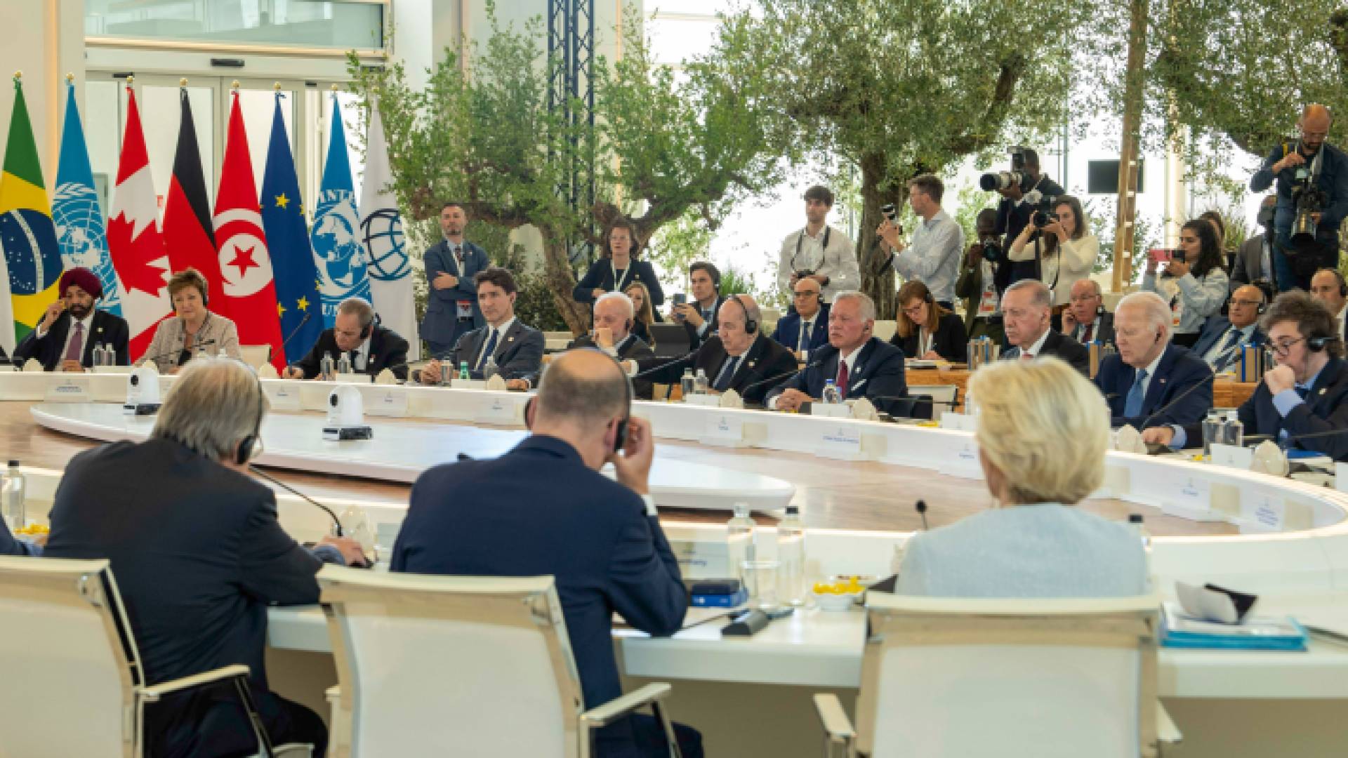 جلالة الملك خلال قمة مجموعة السبع