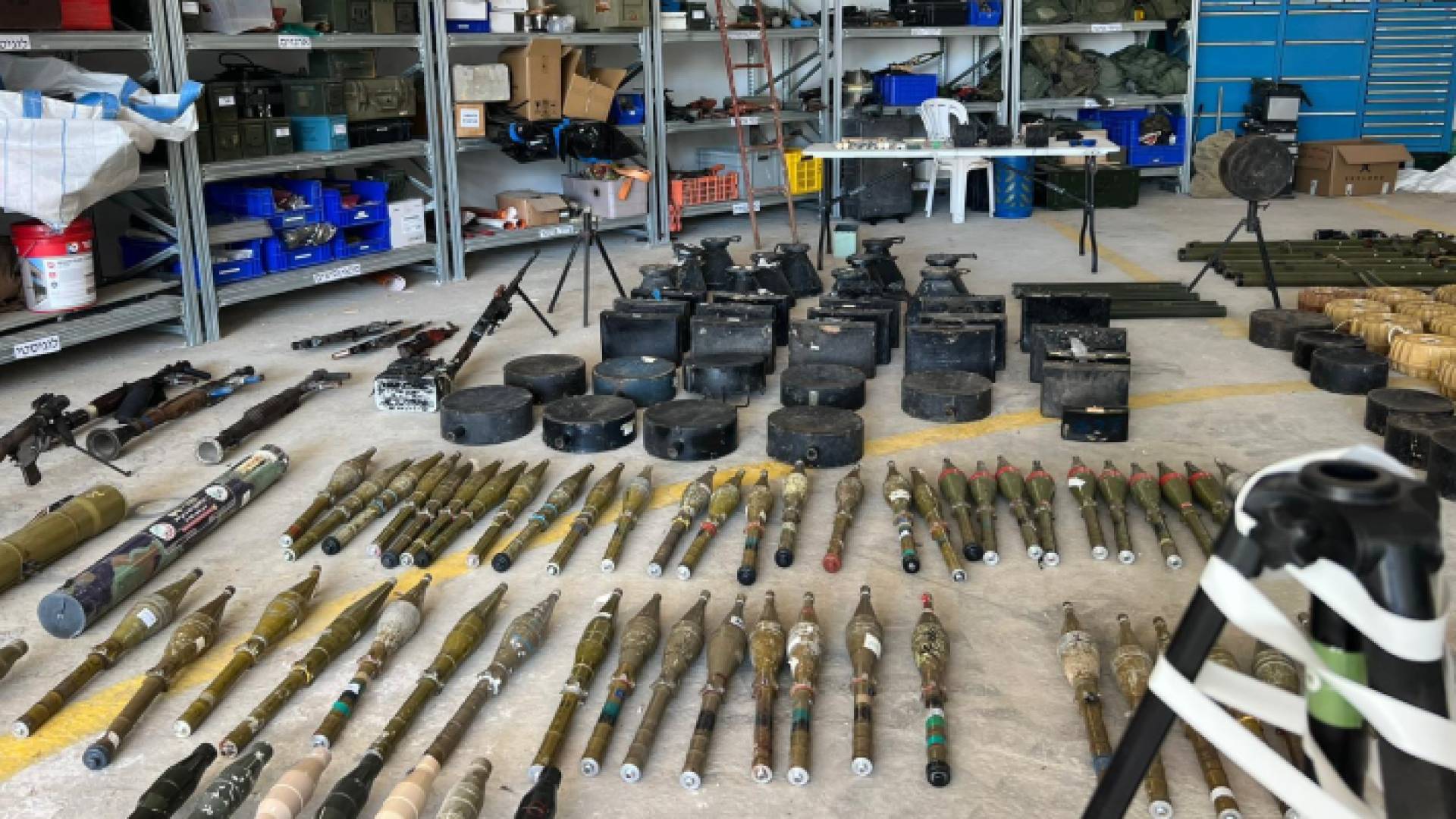 أسلحة تعود لكتائب القسام