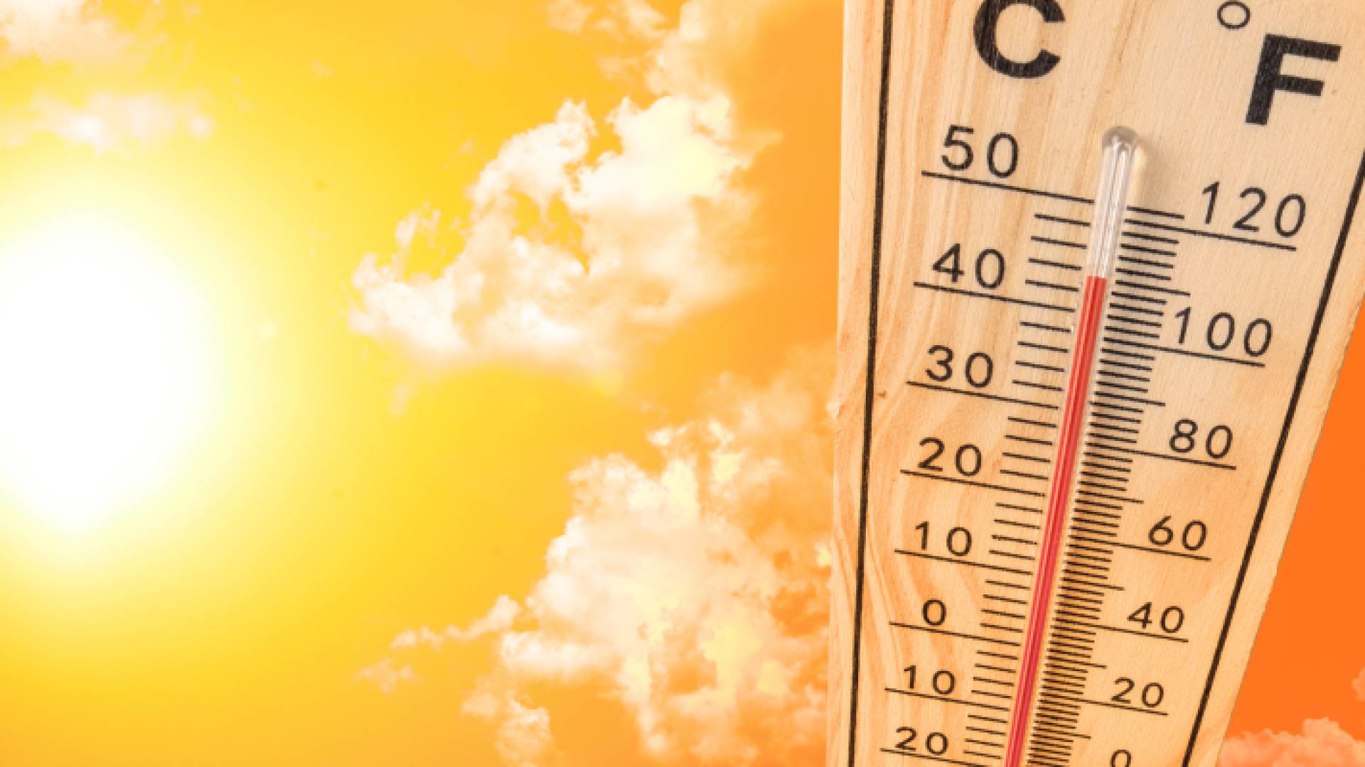ميزان حرارة يشير إلى ارتفاع درجات الحرارة إلى 40