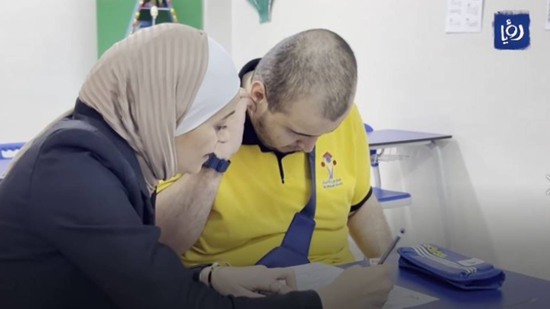 عقل الصمادي يبلغ من العمر 19 عاما