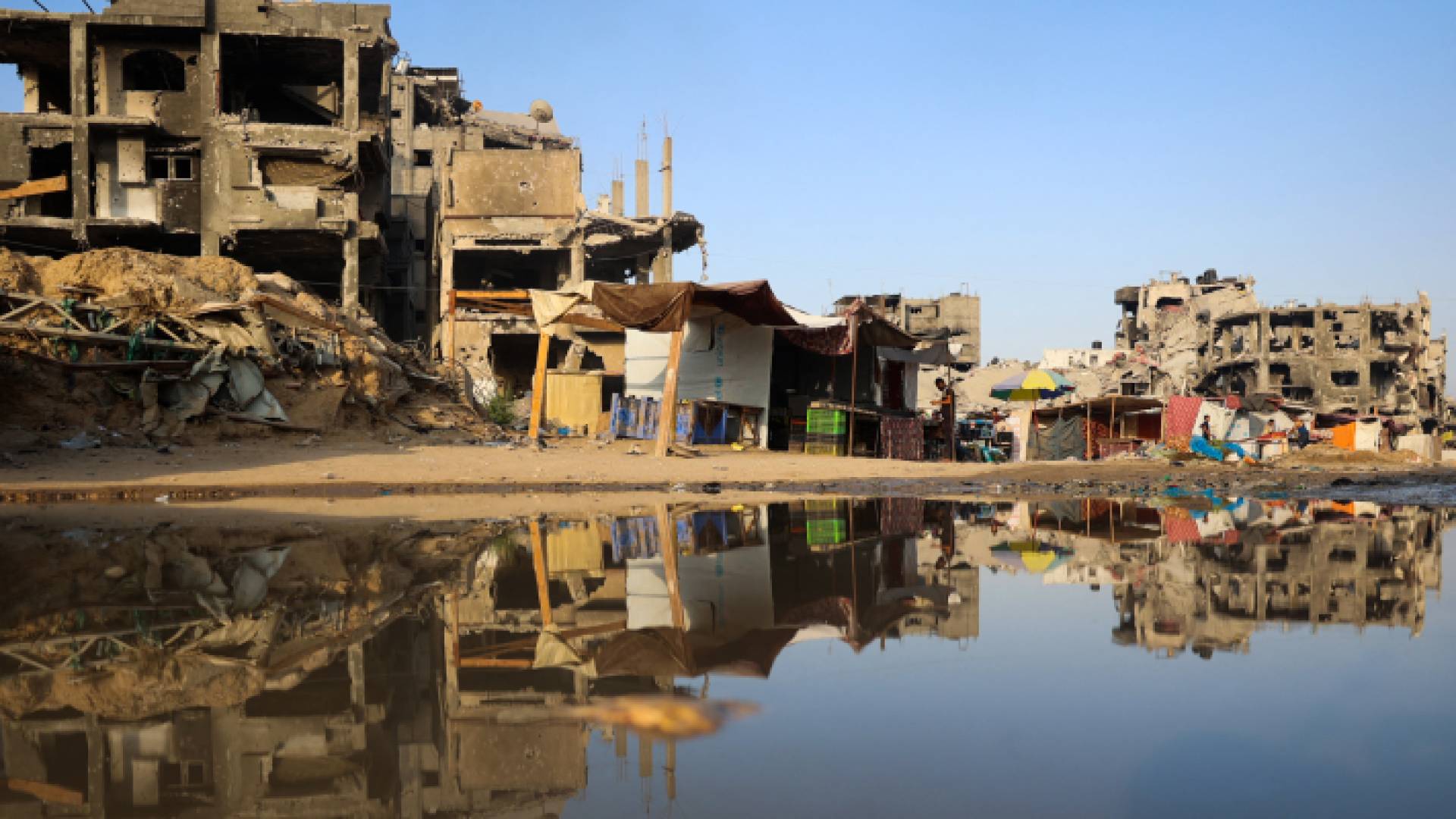 مبانٍ مدمرة في خان يونس بغزة